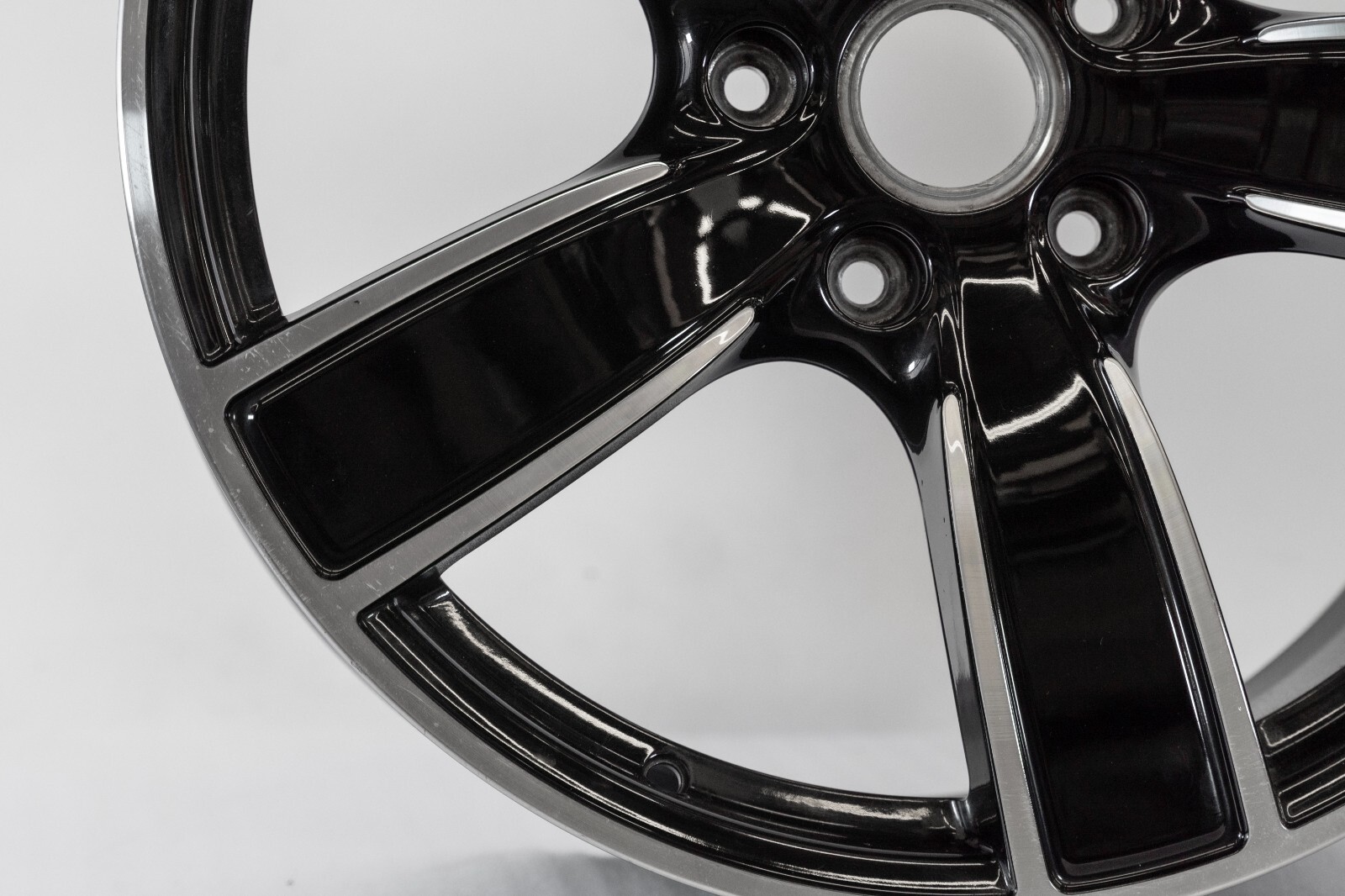 Porsche Carrera 911 991 20" inch Front rim 2016-2019 Genuine Carrara Sport Wheel – Image 5