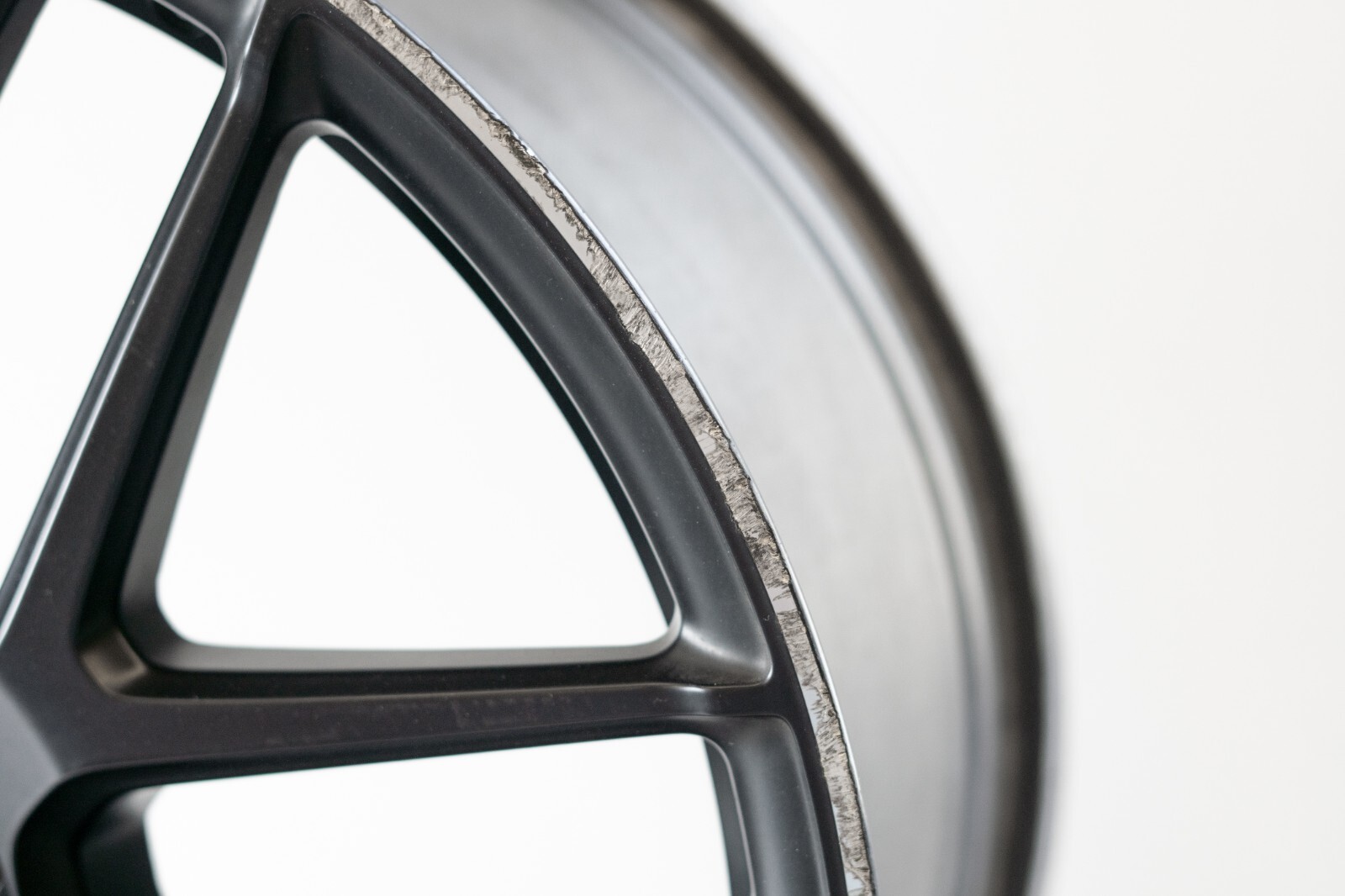 Mercedes E63 E63S AMG 20" Rear rim OEM 2018 2019 2020 Original factory mag wheel – Image 6
