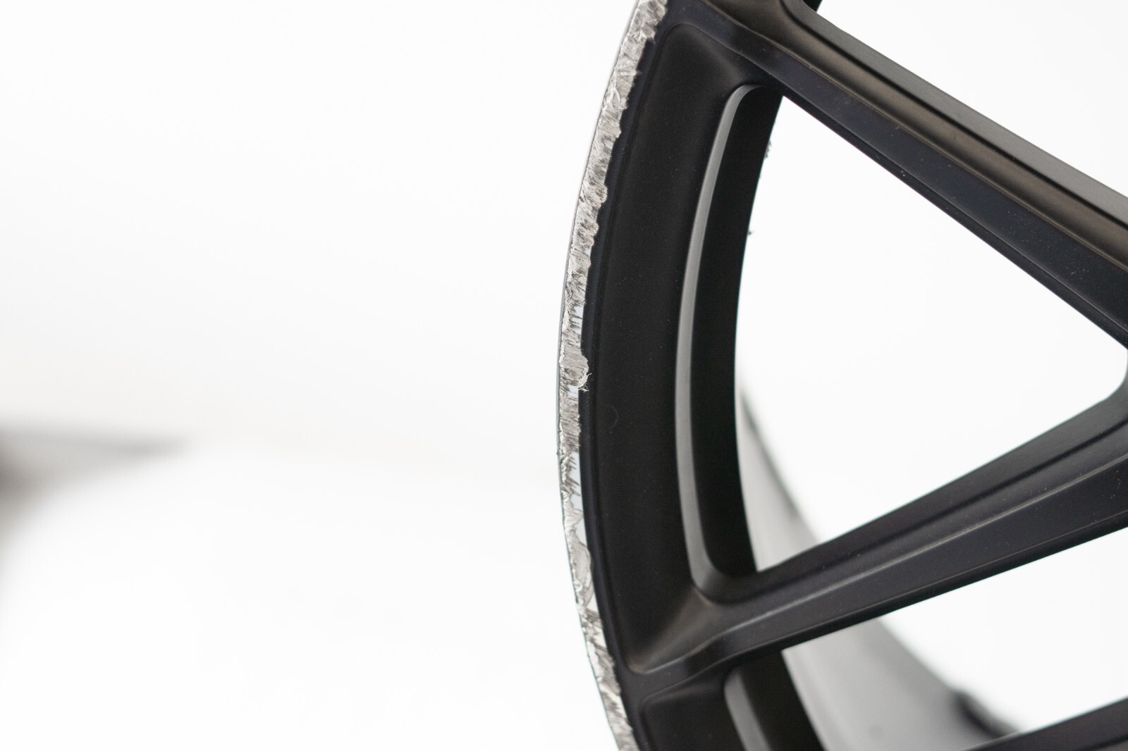 Mercedes E63 E63S AMG 20" Rear rim OEM 2018 2019 2020 Original factory mag wheel – Image 9