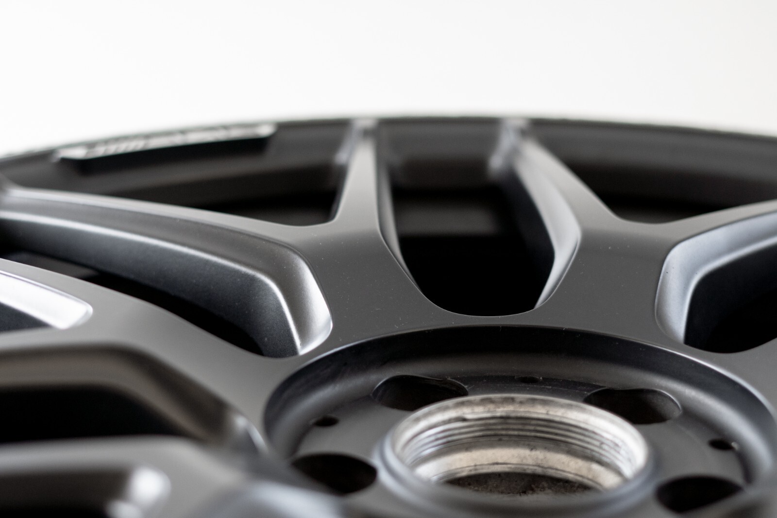 Mercedes E63 E63S AMG 20" Rear rim OEM 2018 2019 2020 Original factory mag wheel – Image 14