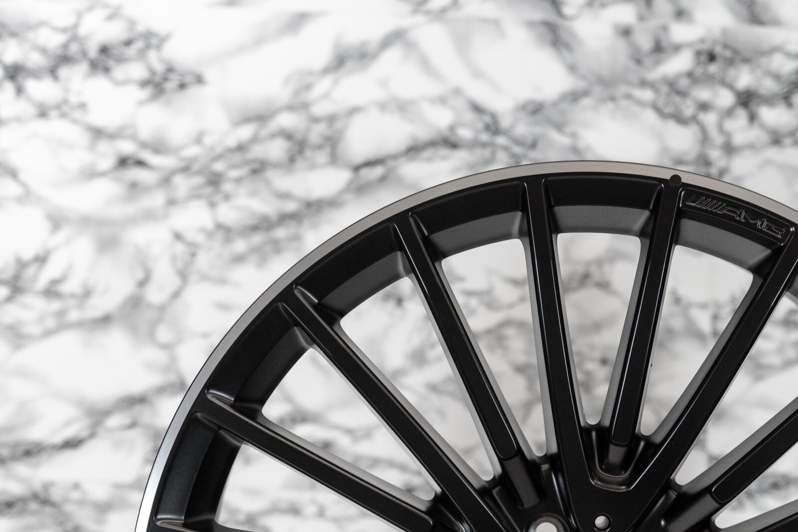 Mercedes GLC63 GLC63s 21" inch Rear Rim 2020 2021 2022 2023 Genuine AMG Wheel – Image 3