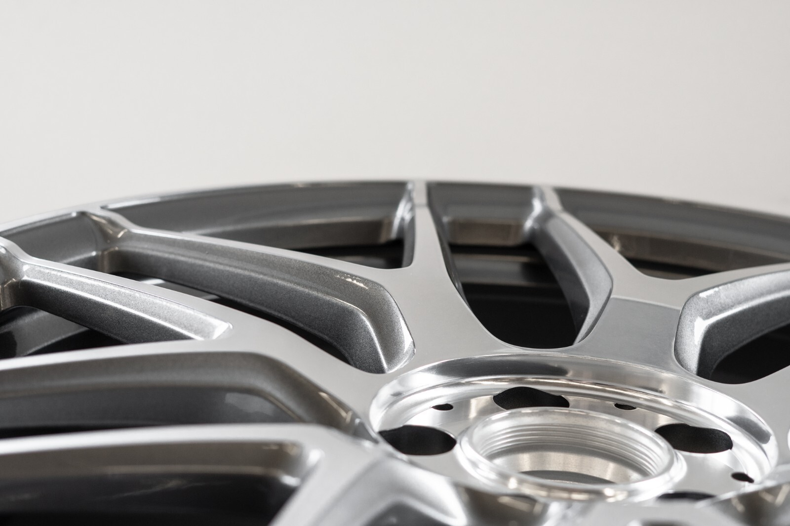 Mercedes E63 E63S AMG 20" Front rim OEM 2018 2019 2020 Original factory wheel - Image 9