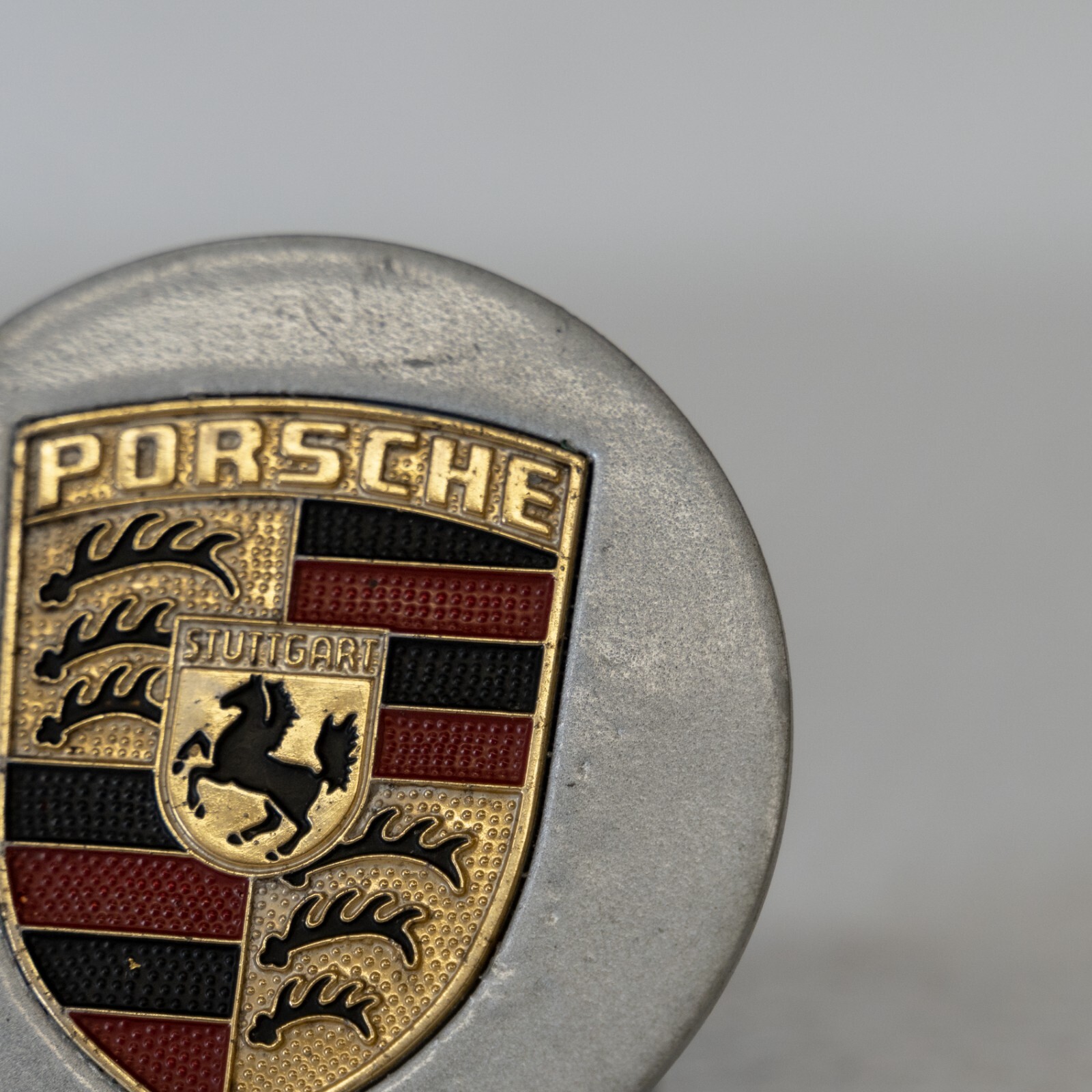 Porsche Carrera 911 944 Center Cap OEM 1984-1994 Silver Gold Crest 92836103206 – Image 5