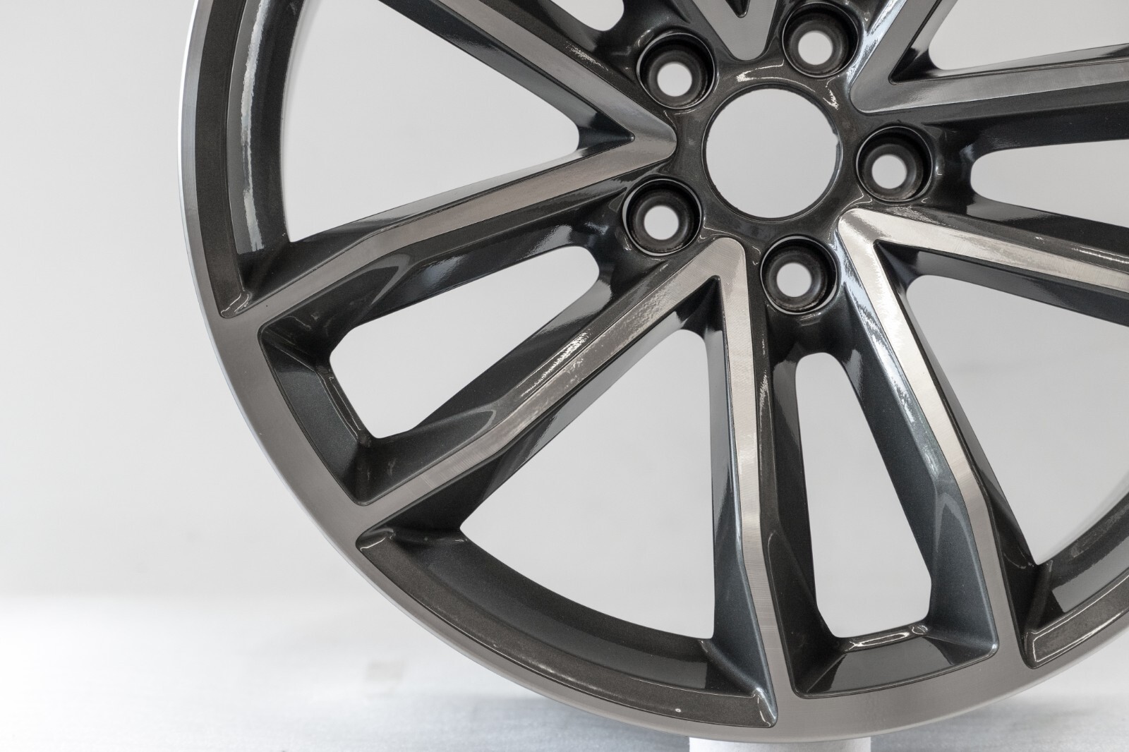 Audi S5 19" inch rim OEM 2018 2019 2020 2021 Genuine Original Wheel 8W0601025DF - Image 5