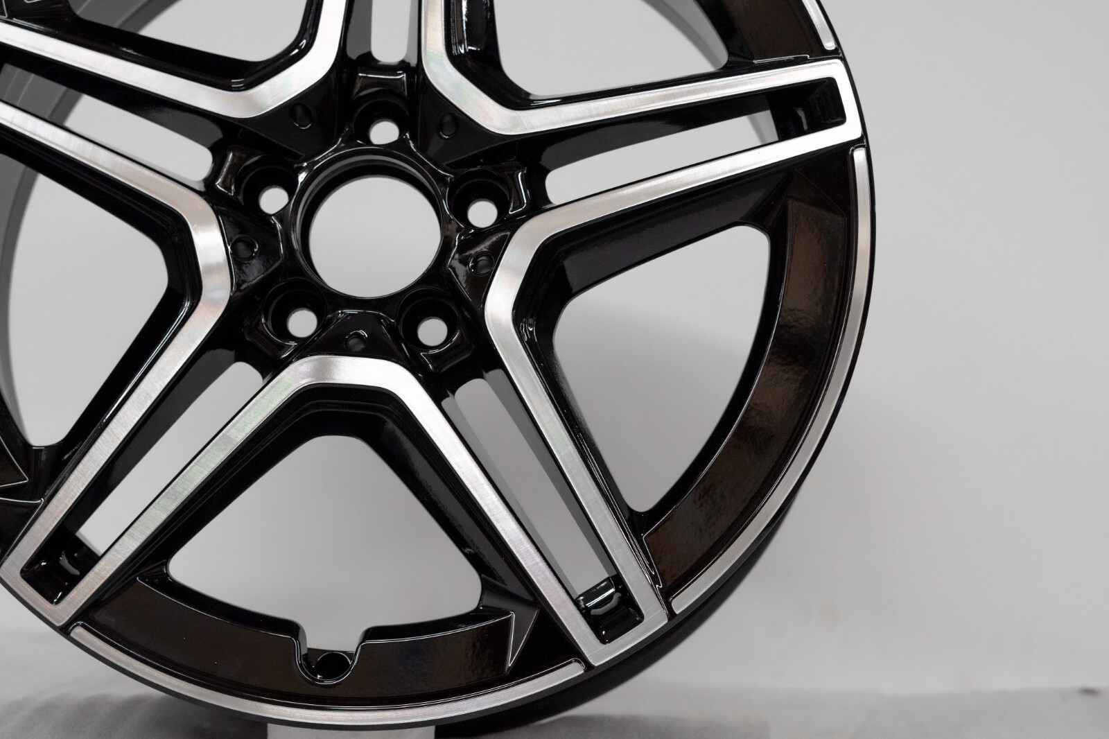 Mercedes A220 B250 CLA250 18" inch rim OEM 2018 2019 2020 2021 Genuine AMG wheel – Image 5