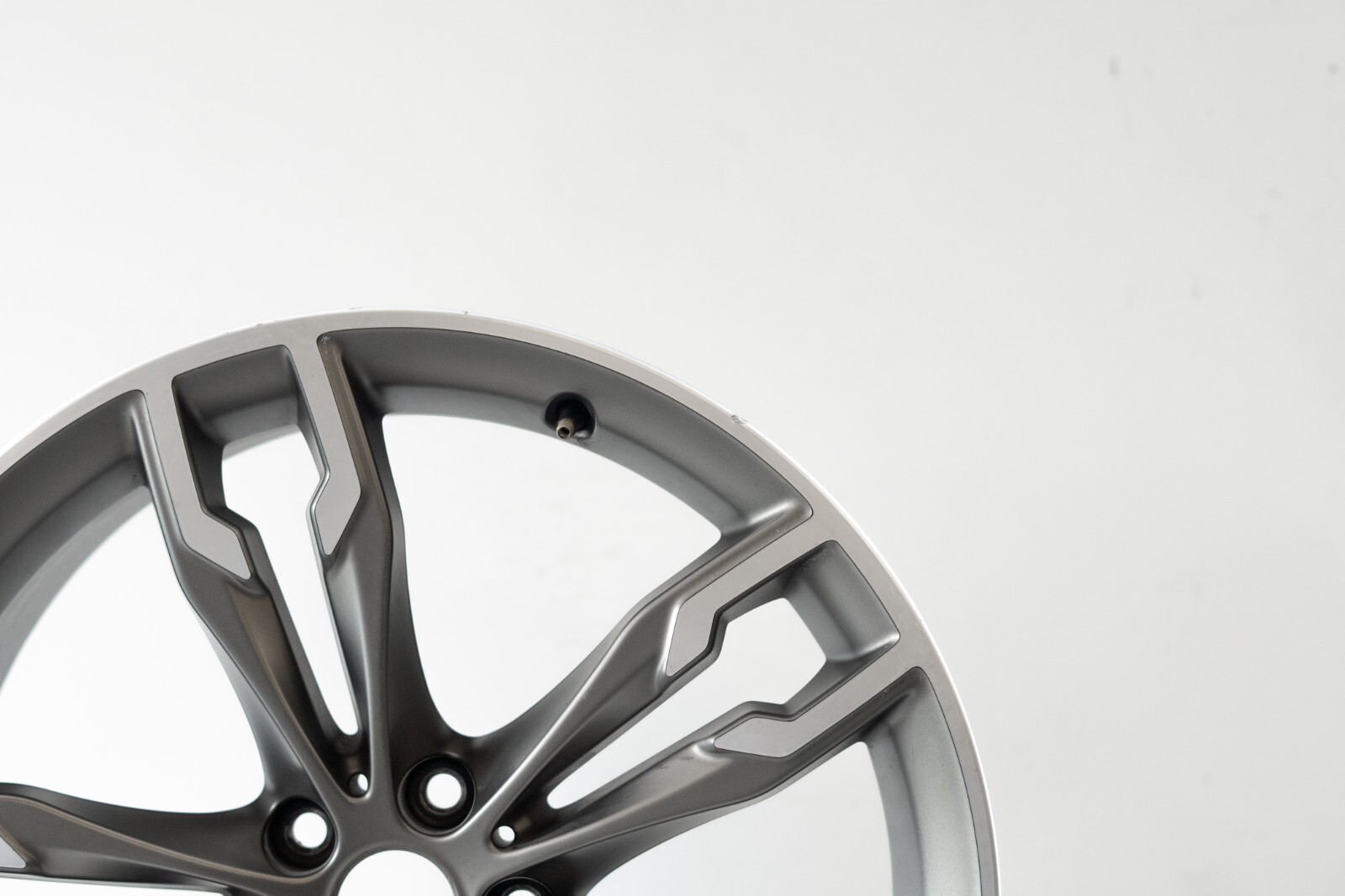 BMW 530i 540i 550i 20" inch Rear rim OEM 2016 2017 2018 2019 2020 Genuine Wheel – Image 3