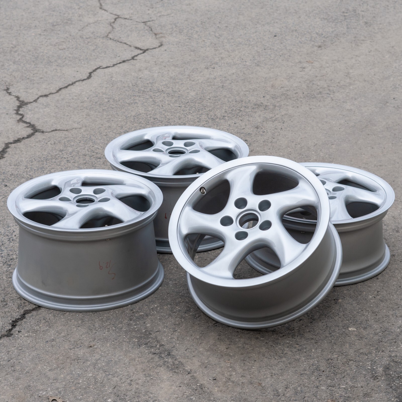 Porsche 911 993 Turbo ET40 WIDEBODY 18" inch rim Hollow Spoke Genuine Wheel SET