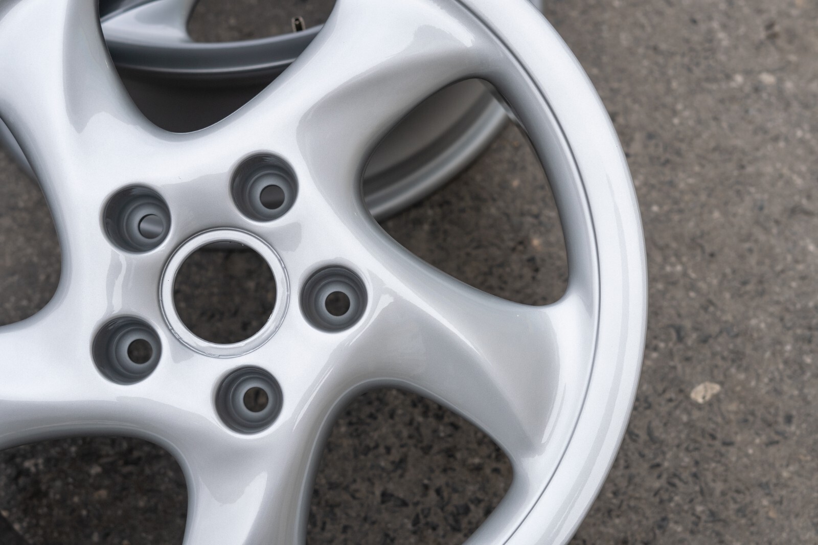 Porsche 911 993 Turbo ET40 WIDEBODY 18" inch rim Hollow Spoke Genuine Wheel SET - Image 4