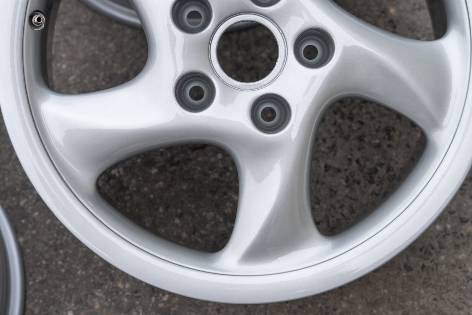 Porsche 911 993 Turbo ET40 WIDEBODY 18" inch rim Hollow Spoke Genuine Wheel SET - Image 5