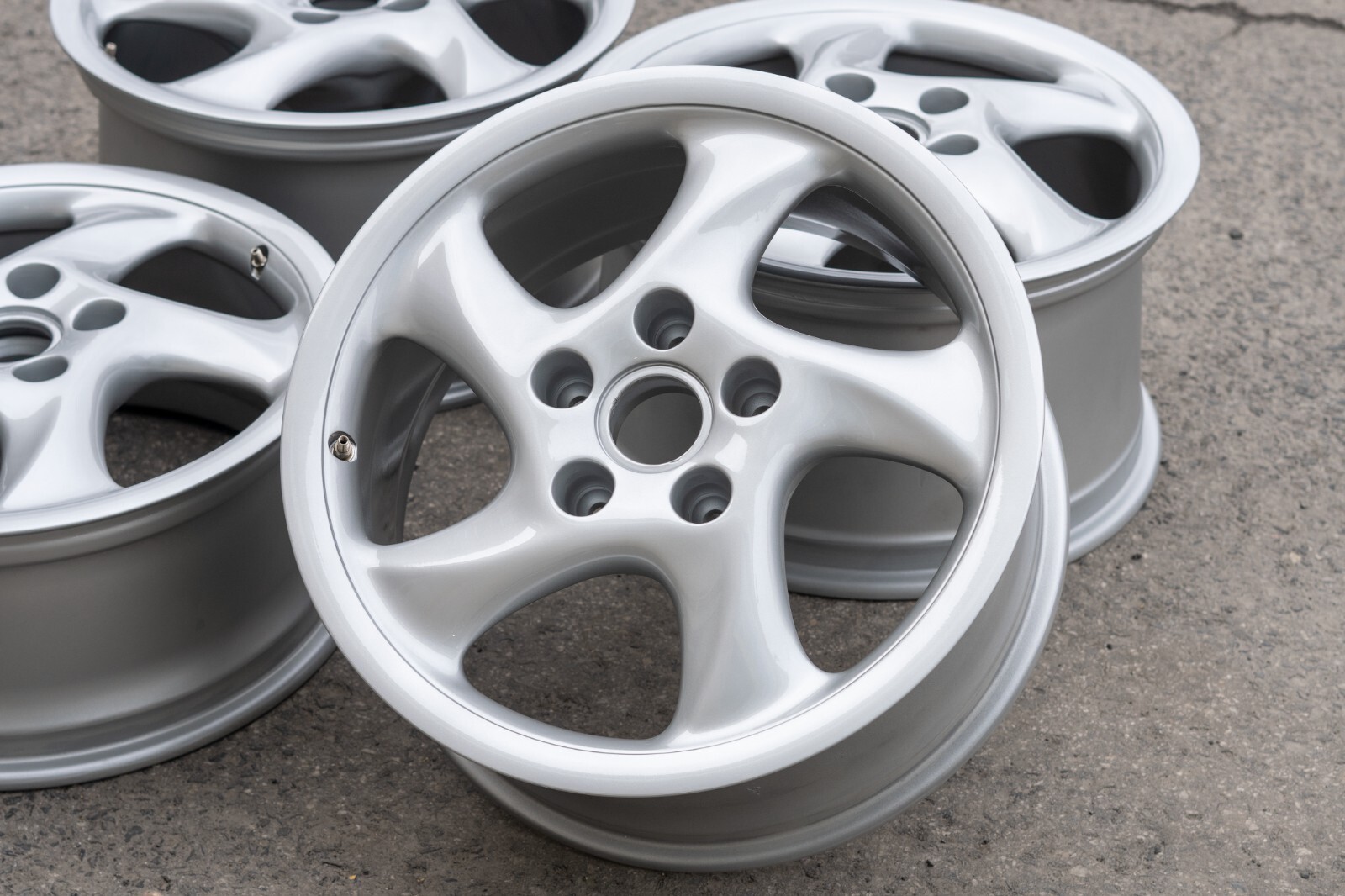 Porsche 911 993 Turbo ET40 WIDEBODY 18" inch rim Hollow Spoke Genuine Wheel SET - Image 6