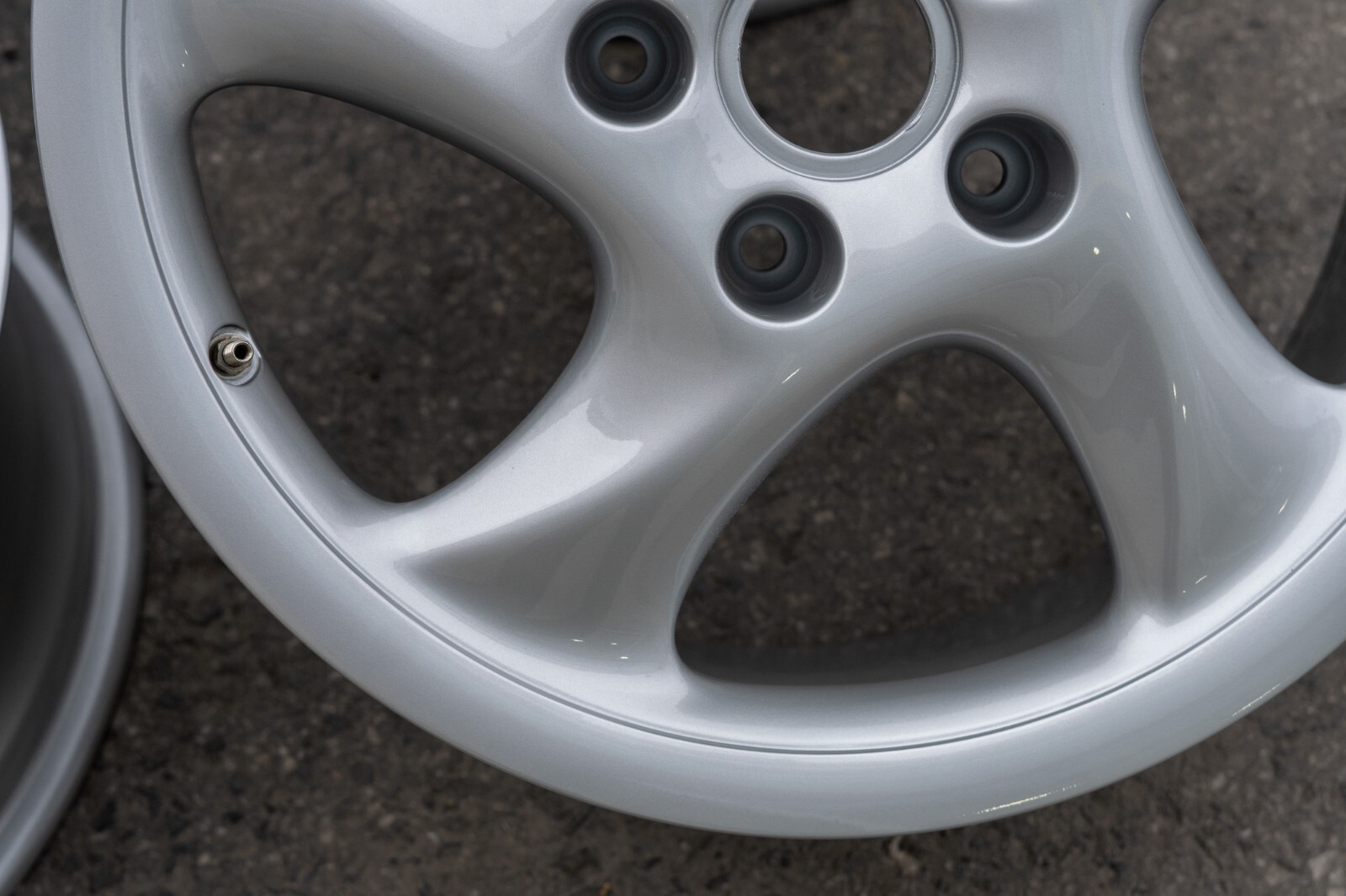 Porsche 911 993 Turbo ET40 WIDEBODY 18" inch rim Hollow Spoke Genuine Wheel SET - Image 9