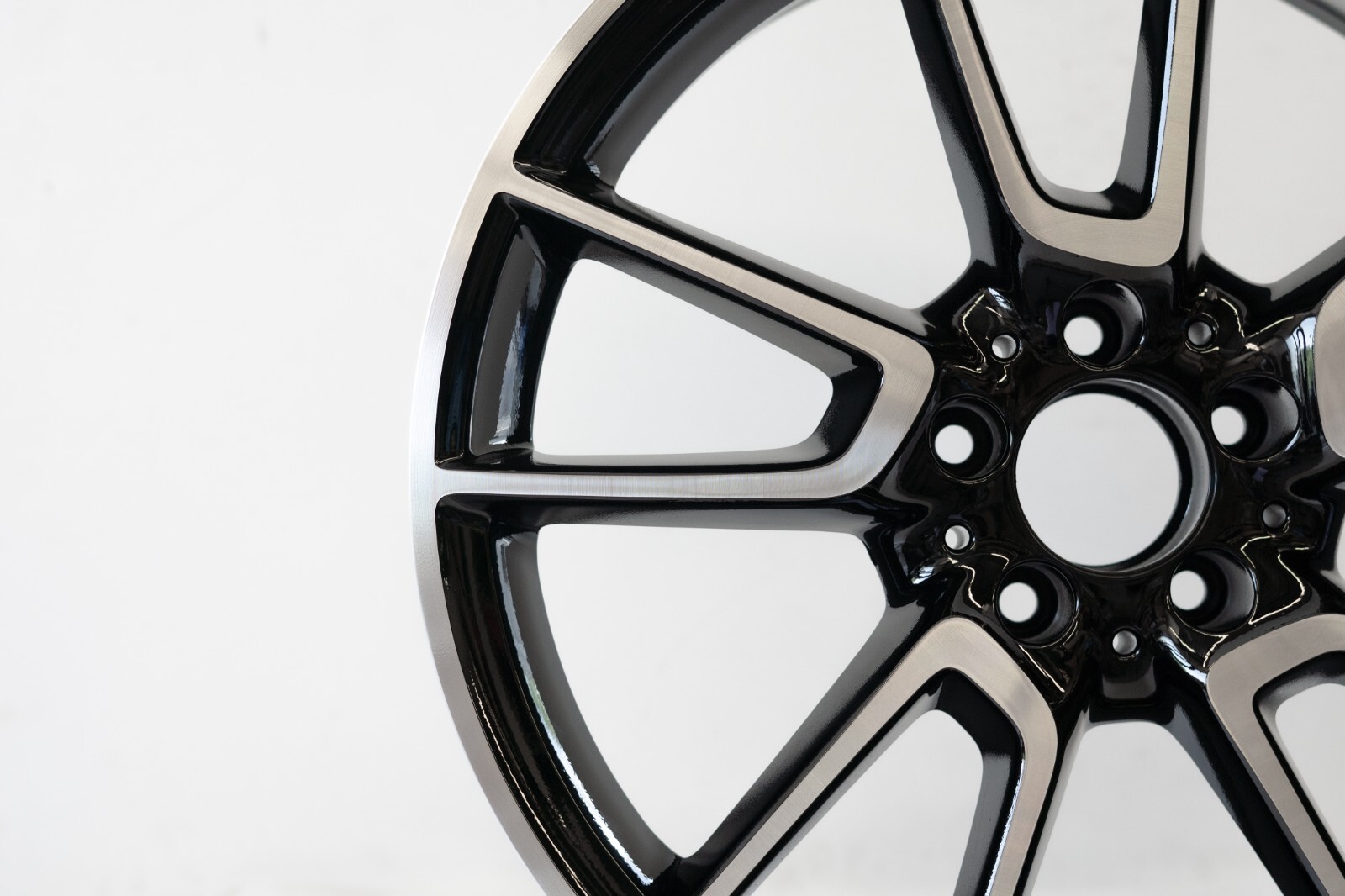 Mercedes C300 C400 19" inch rear rim OEM 2015-2022 Genuine Original AMG wheel - Image 4