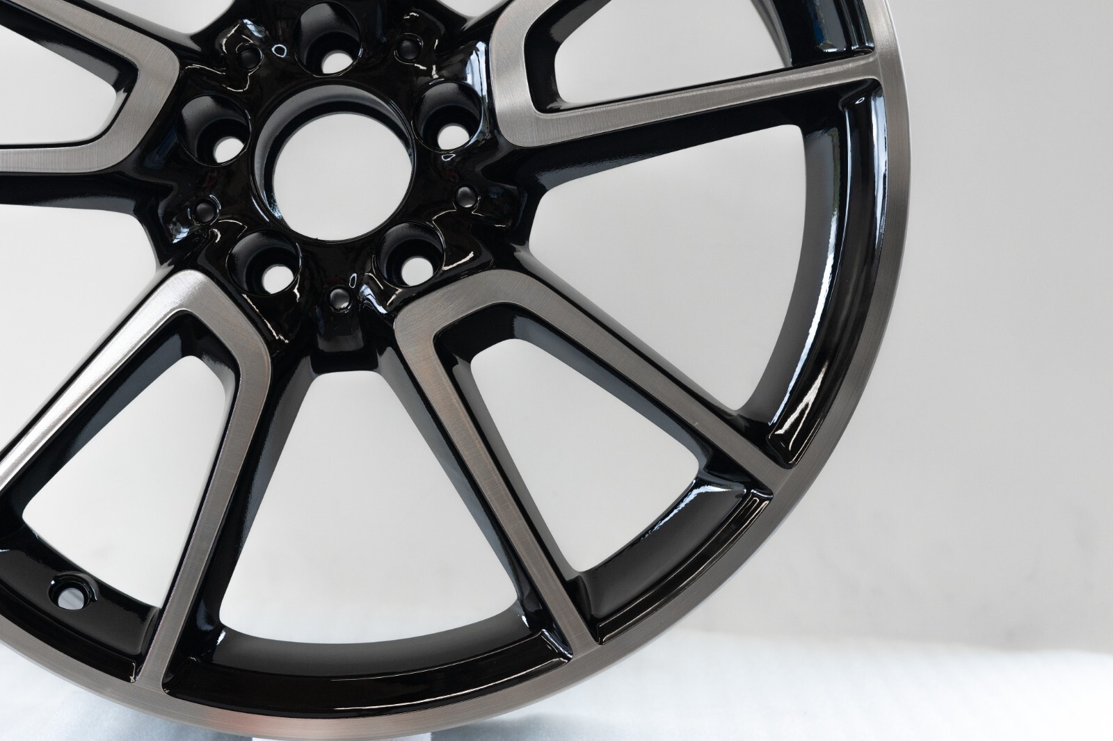 Mercedes C300 C400 19" inch rear rim OEM 2015-2022 Genuine Original AMG wheel - Image 16