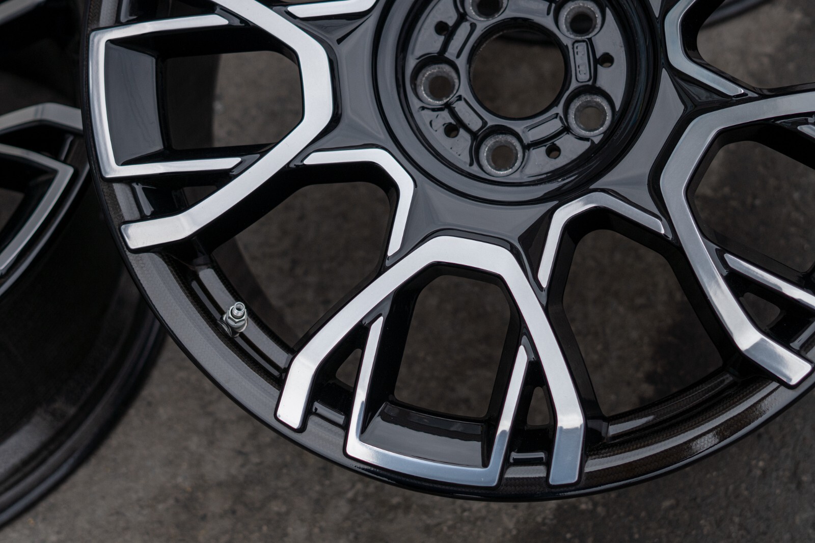 Rolls Royce Ghost 21" inch rim OEM Black Badge Carbon Fiber 2020-2024 Wheel SET - Image 11
