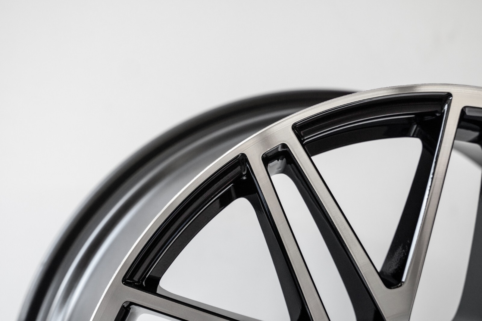 Porsche Macan S GTS 21" inch Front rim OEM 2022 2023 2024 RS Spyder wheel - Image 12