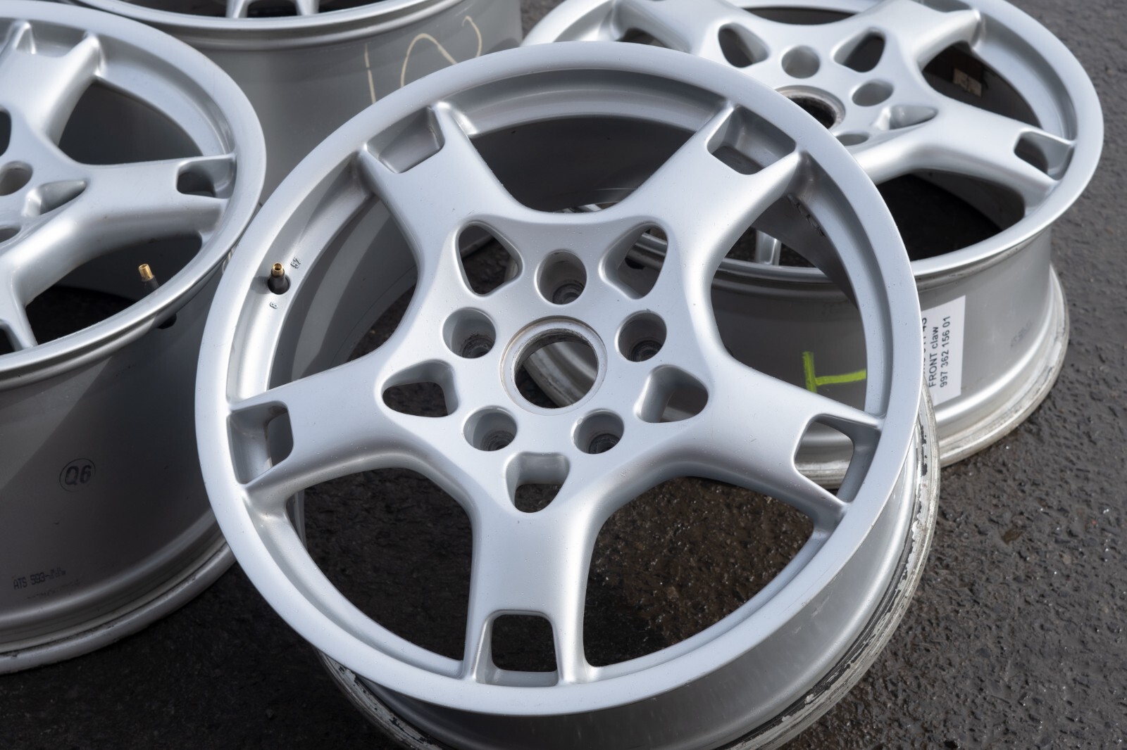 Porsche Carrera 4 4S 911 997 19" inch rim OEM 2005-2013 Lobster claw wheel set - Image 3