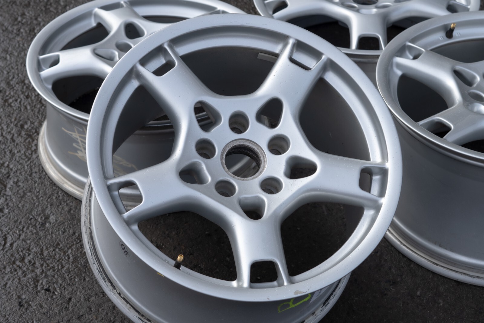 Porsche Carrera 4 4S 911 997 19" inch rim OEM 2005-2013 Lobster claw wheel set - Image 9