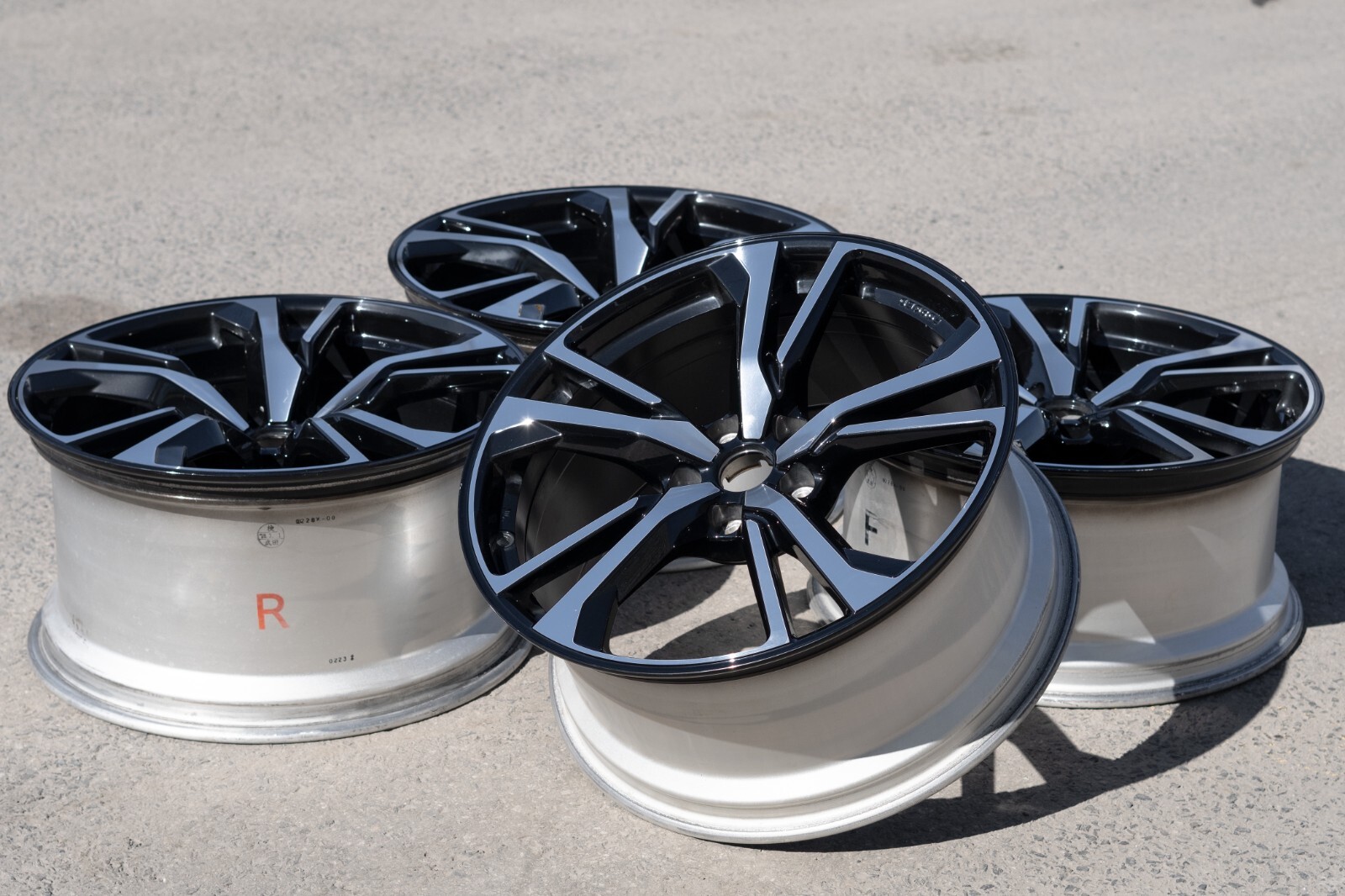 Nissan 370Z 19" Inch Rim OEM 2018 2019 2020 2021 Genuine Forged wheel Set – Image 2