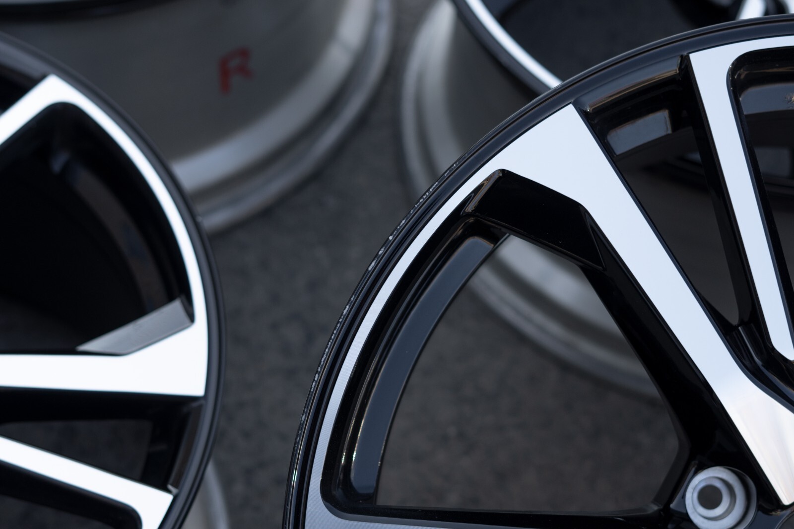 Nissan 370Z 19" Inch Rim OEM 2018 2019 2020 2021 Genuine Forged wheel Set – Image 4