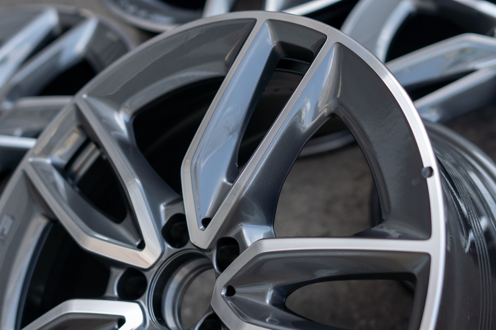 Mercedes GLA250 GLA35 GLB250 GLB35 19" inch rim OEM 2021 2022 2023 AMG Wheel SET - Image 9