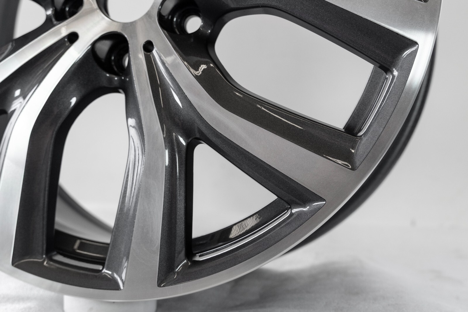 BMW X1 X2 19" inch rim OEM 2015 2016 2017 2018 2019 2020 2021 Genuine 511 Wheel - Image 10