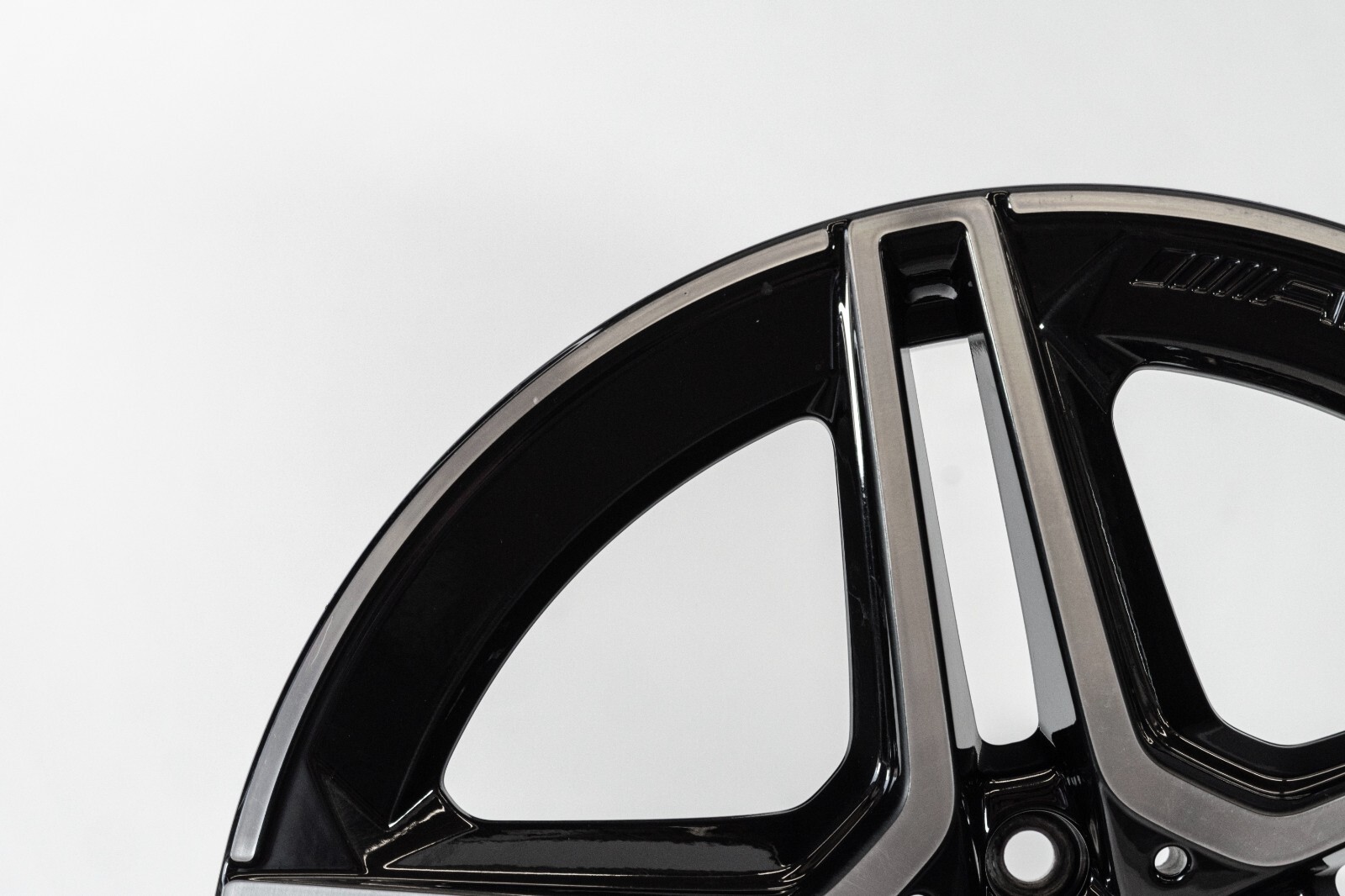 Mercedes A220 B250 CLA250 18" inch rim OEM 2018 2019 2020 2021 Genuine AMG wheel - Image 3