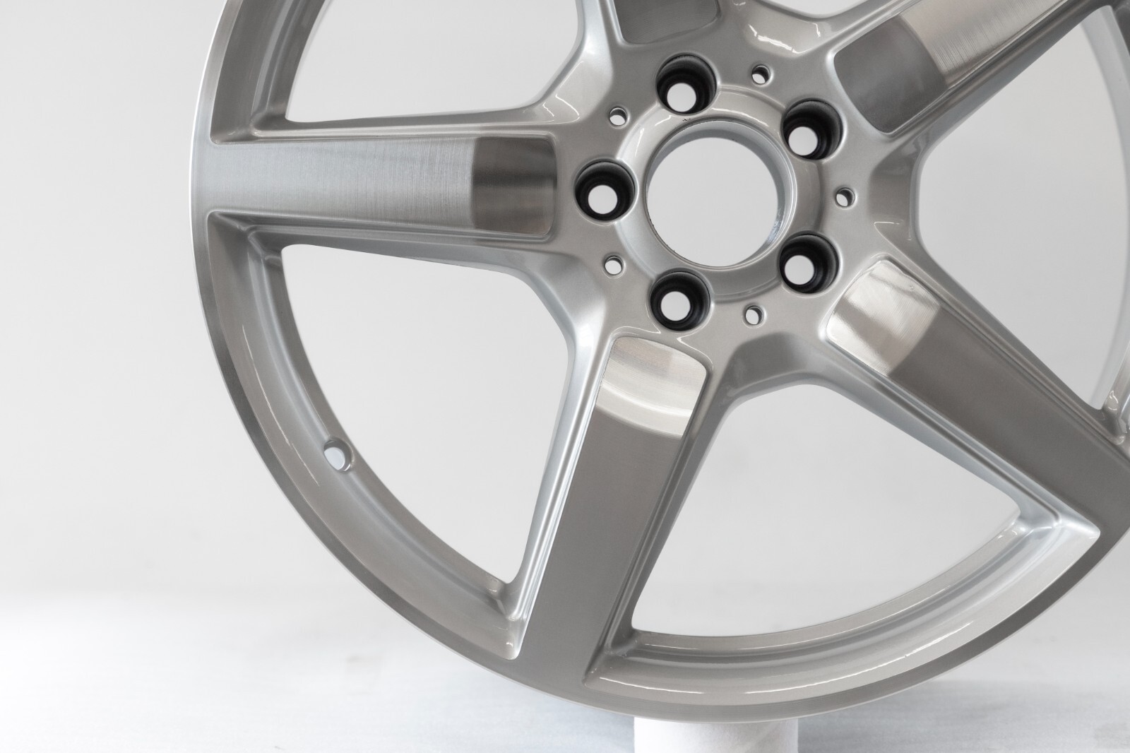 Mercedes CLS550 19" inch Front rim OEM 2012 2013 2014 2015 Original AMG wheel - Image 5