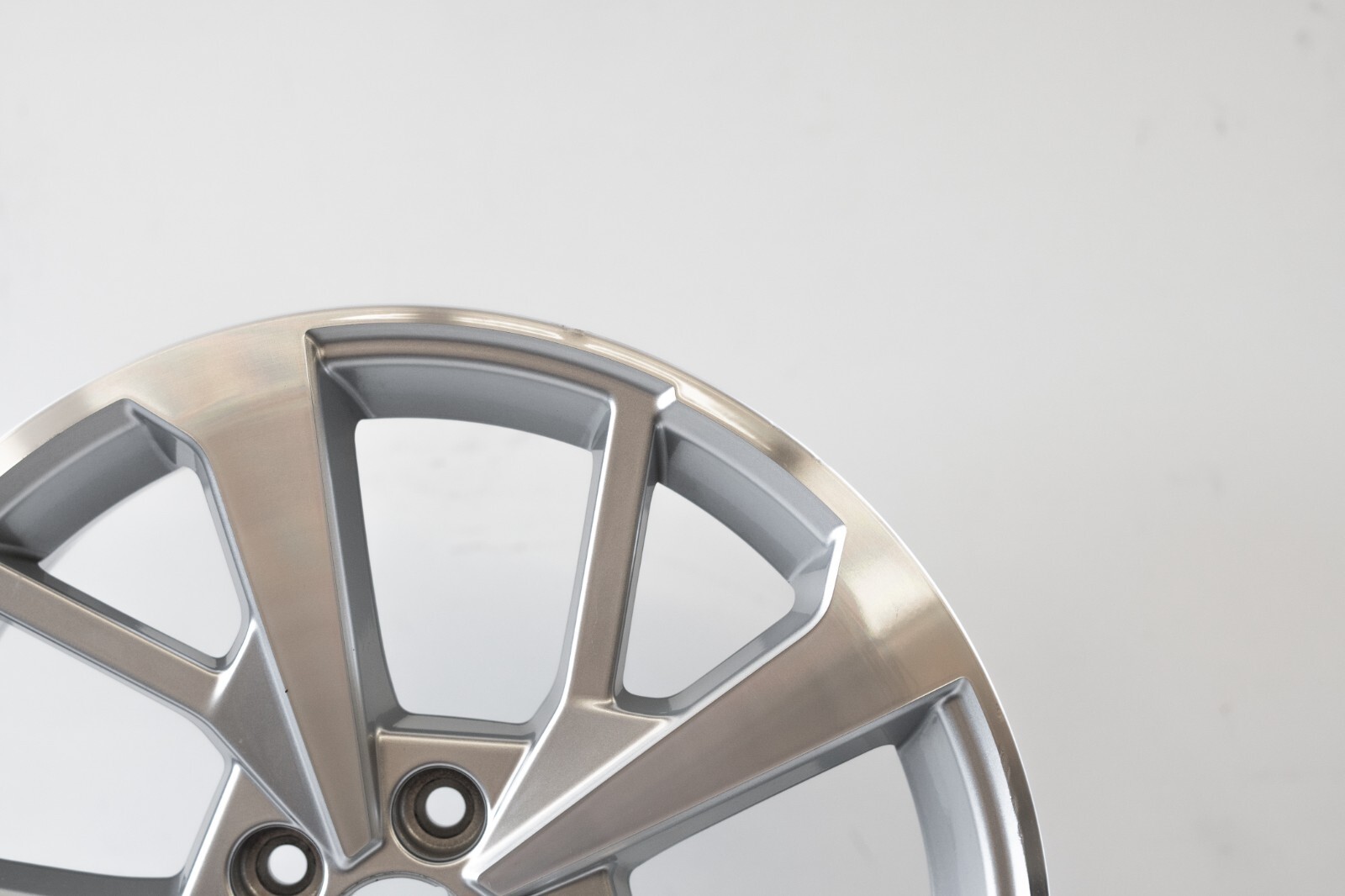 Audi Q3 18" inch rim OEM 2020 2021 2022 Genuine Original Factory wheel – Image 3