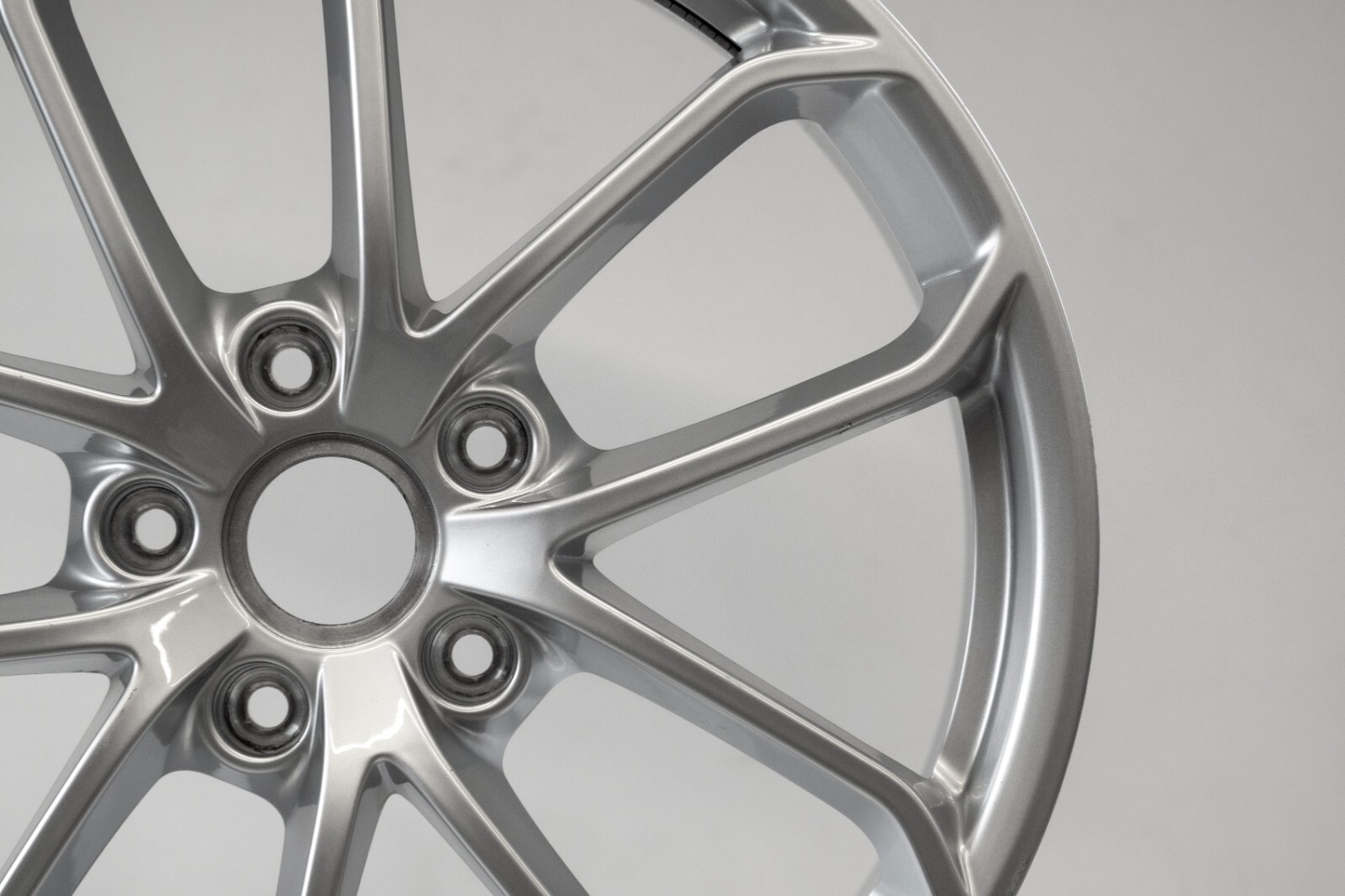 Porsche 982 718 GT4 Spyder 20" inch Front rim OEM Genuine Original Wheel – Image 4