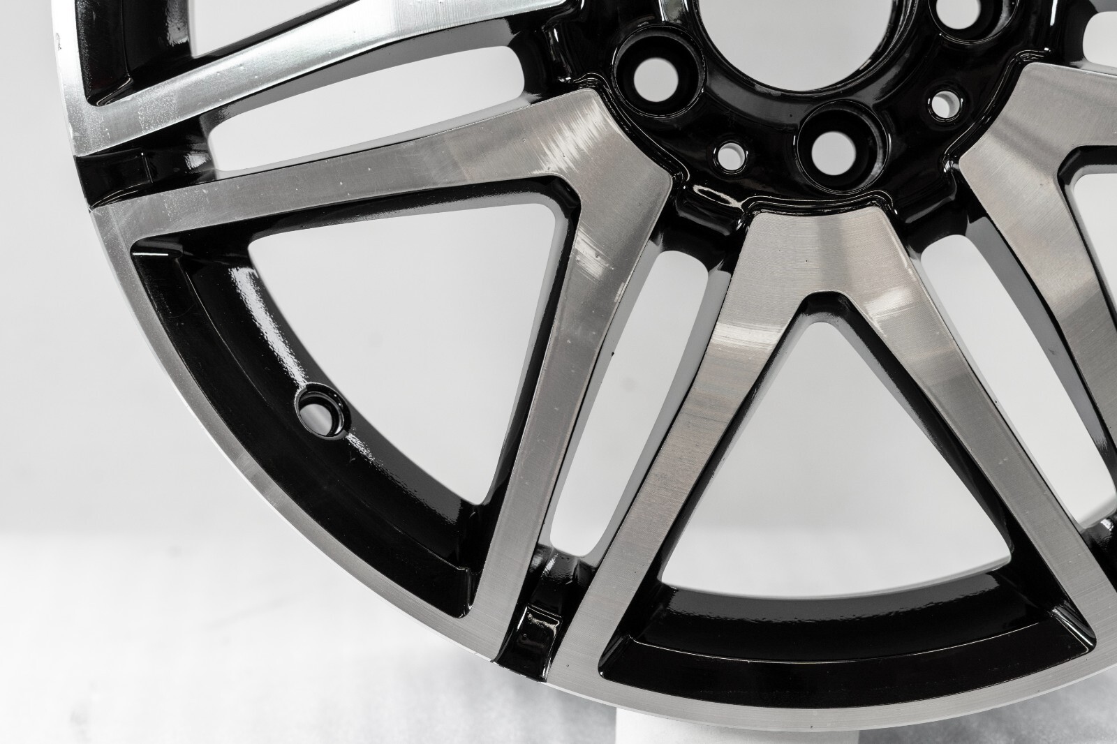 Mercedes C250 C300 C350 18" inch Rear rim 2008-2015 Genuine Original AMG wheel – Image 5