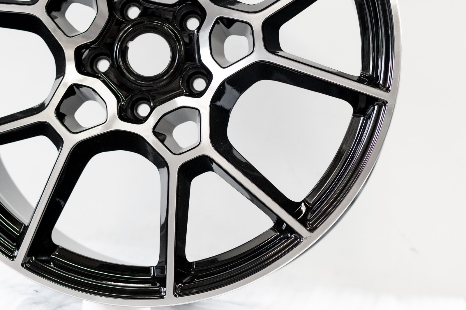 Aston Martin DBX 22" inch Front Rim OEM 2020 2021 2022 2023 Genuine Wheel - Image 5