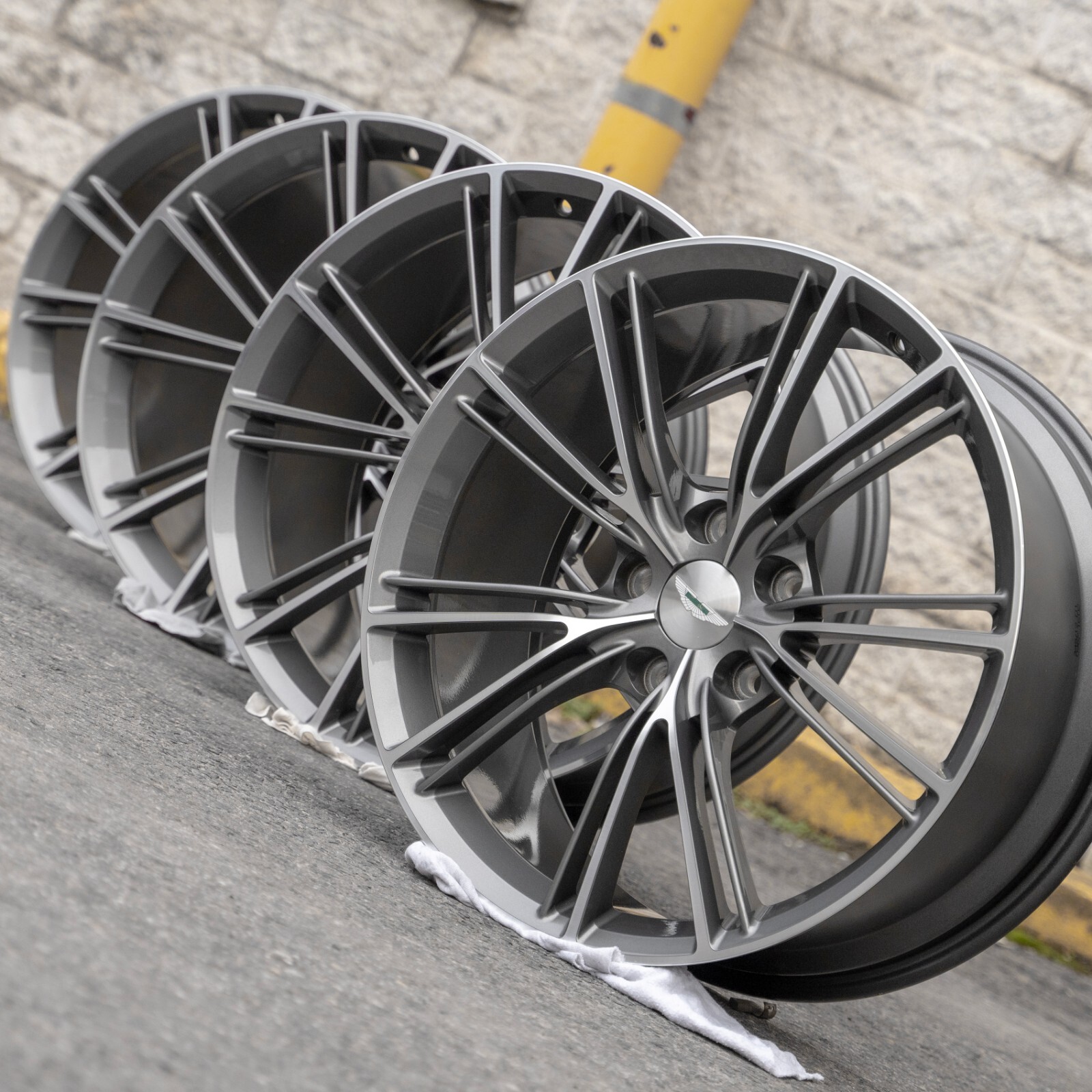 Aston Martin Vanquish 20" inch rim OEM 2012-2018 Genuine Forged wheel set of 4 – Image 4