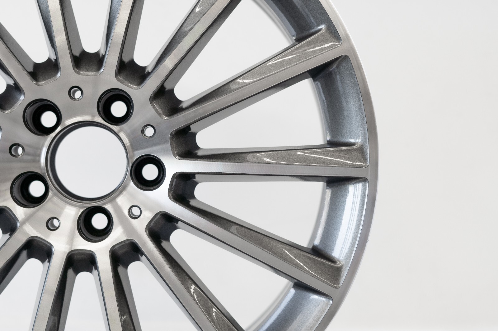 Mercedes C300 C400 19" inch rear rim OEM 2015-2022 Genuine Original AMG wheel - Image 4