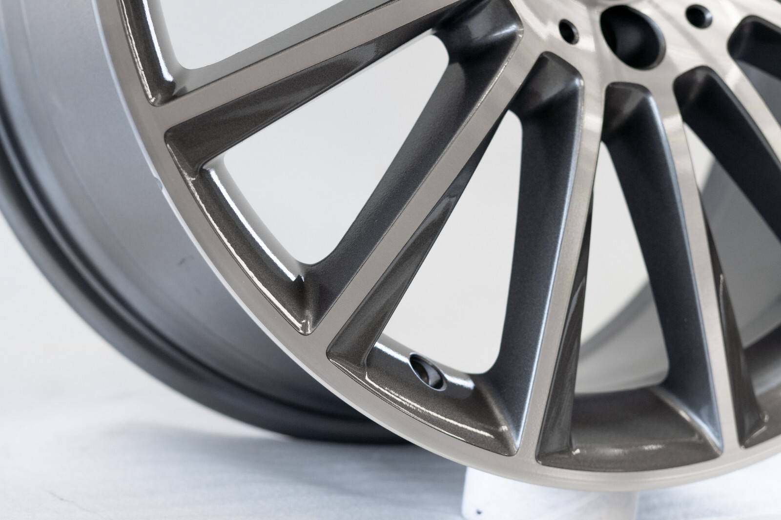 Mercedes C300 C400 19" inch rear rim OEM 2015-2022 Genuine Original AMG wheel - Image 9