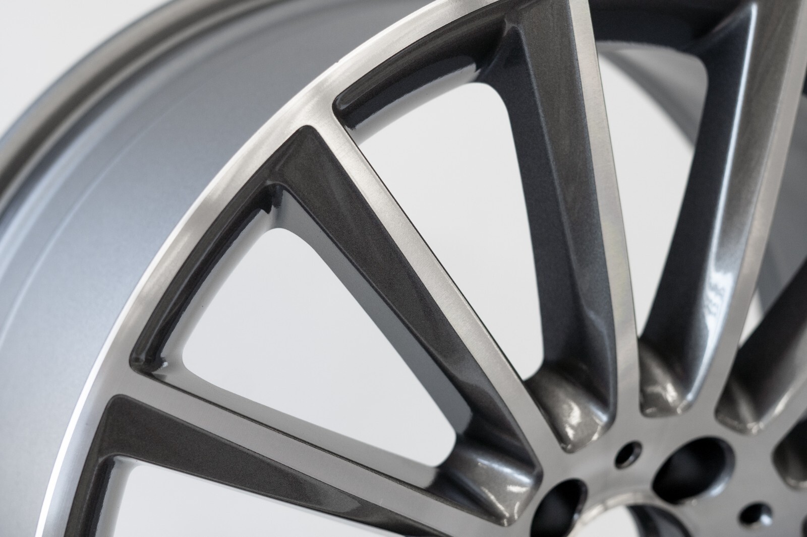 Mercedes C300 C400 19" inch rear rim OEM 2015-2022 Genuine Original AMG wheel - Image 10