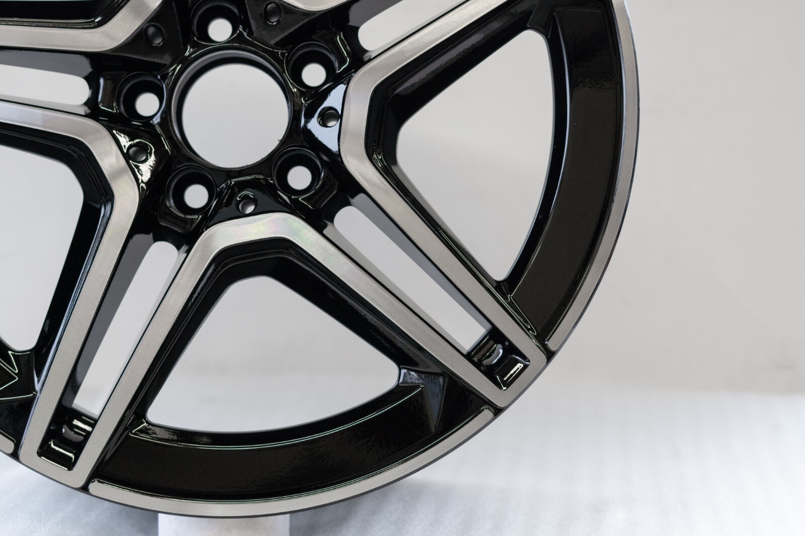 Mercedes C300 18" inch Front rim OEM 2019 2020 2021 2022 AMG ORIGINAL Mag wheel - Image 5