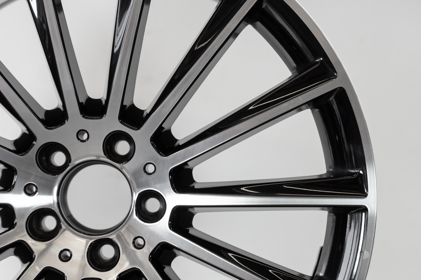 Mercedes S550 S560 20" inch Rear Rim OEM 2014-2020 Genuine Original AMG Wheel - Image 4