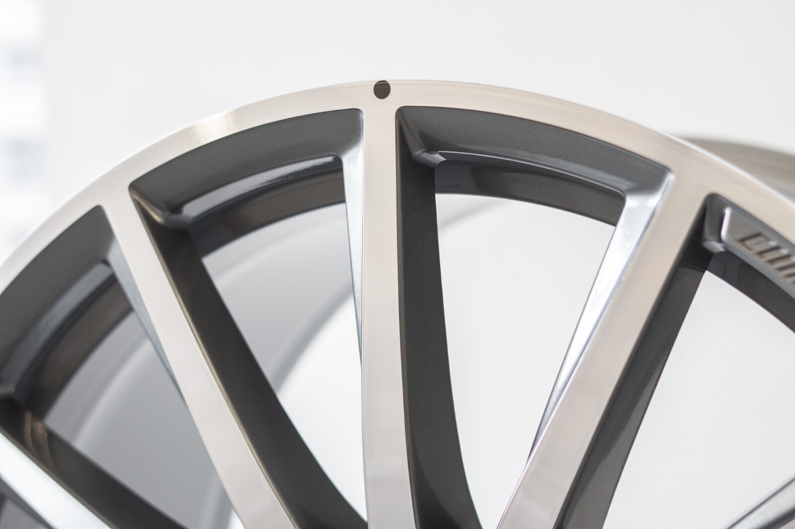 Mercedes GLS450 GLS580 22" inch Front rim OEM 2020-2025 Genuine Original Wheel – Image 7