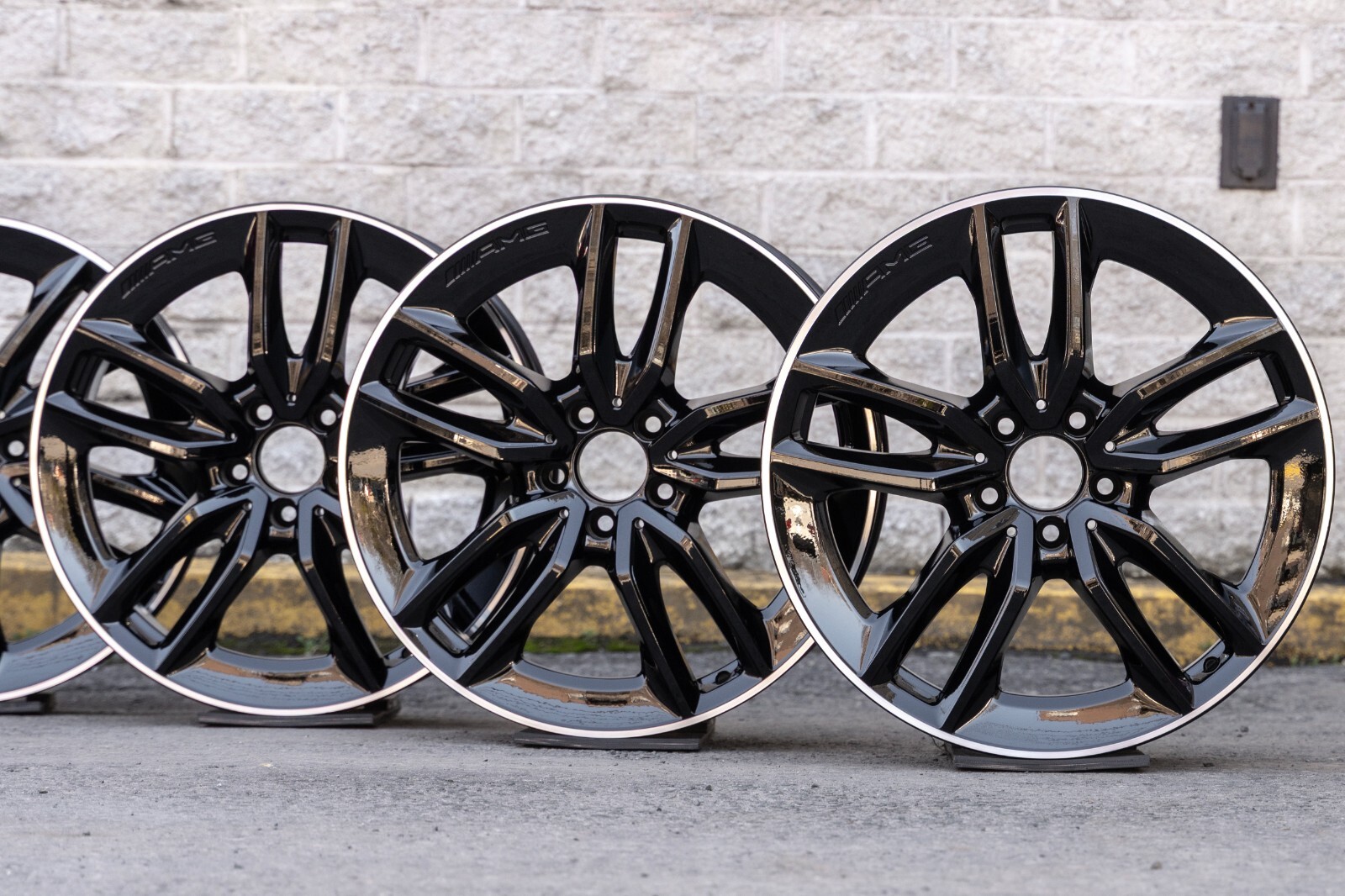 Mercedes C300 C450 C43 AMG 19" Inch OEM 2015-2022 Genuine Original wheel set - Image 3