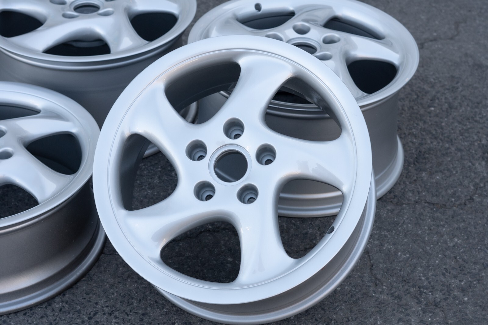 Porsche 911 993 996 Carrera 18" inch rim OEM Hollow Spoke Narrow body Wheel SET - Image 8