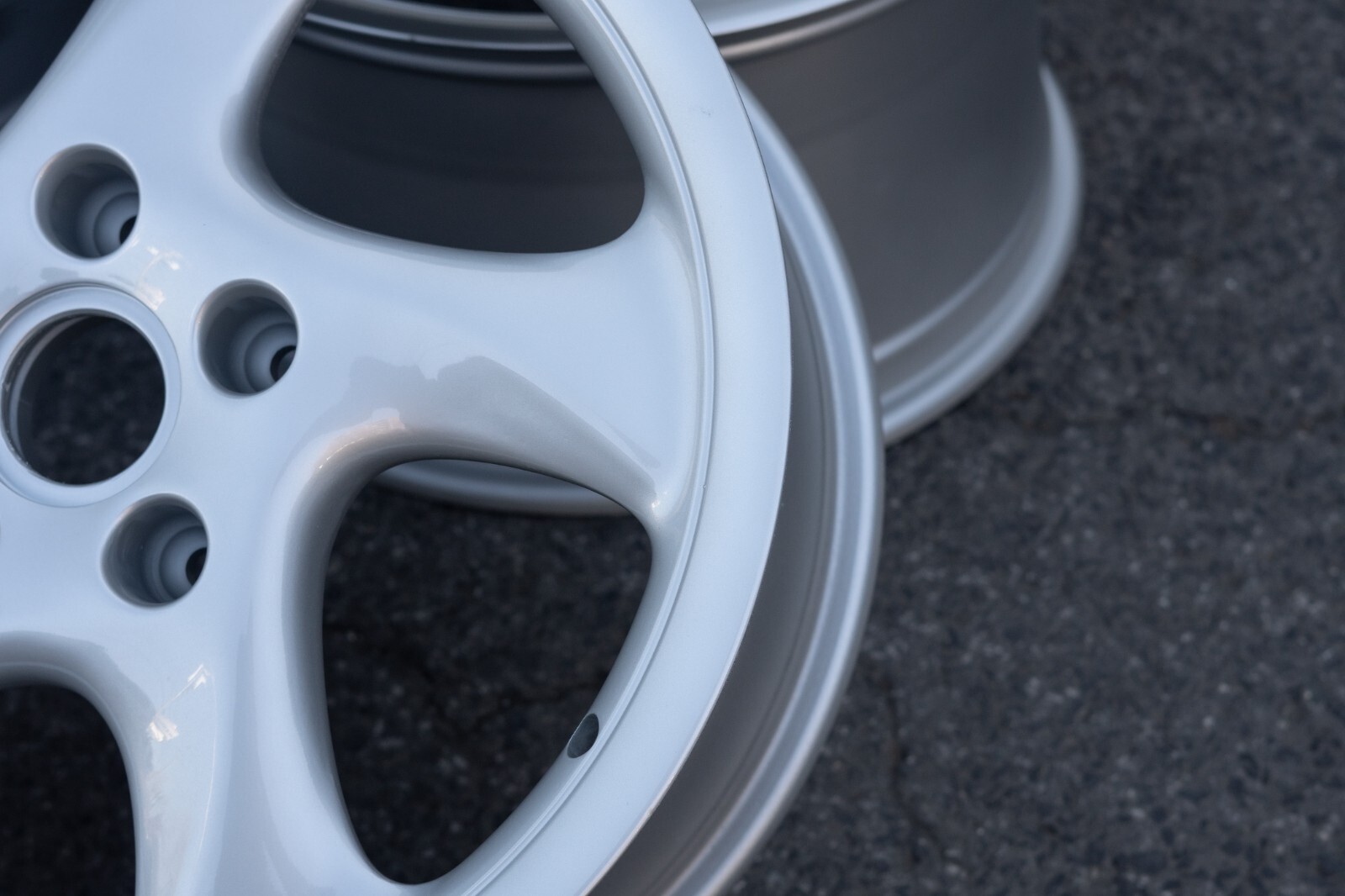 Porsche 911 993 996 Carrera 18" inch rim OEM Hollow Spoke Narrow body Wheel SET - Image 11