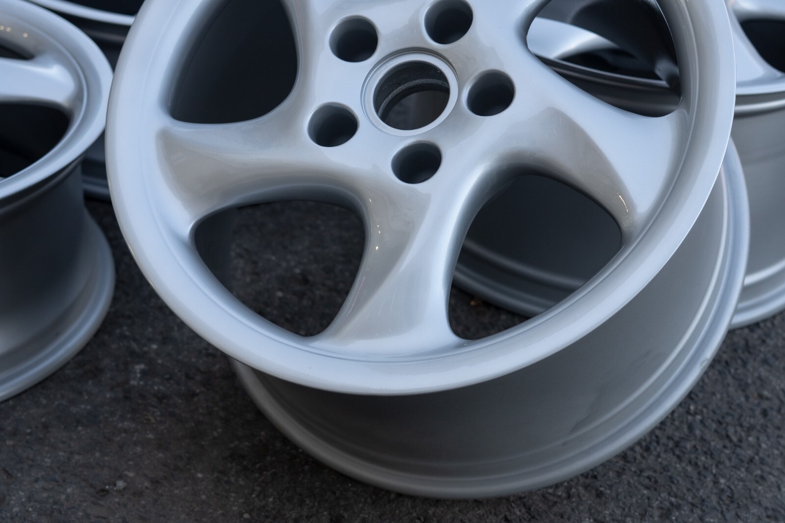 Porsche 911 993 996 Carrera 18" inch rim OEM Hollow Spoke Narrow body Wheel SET - Image 17