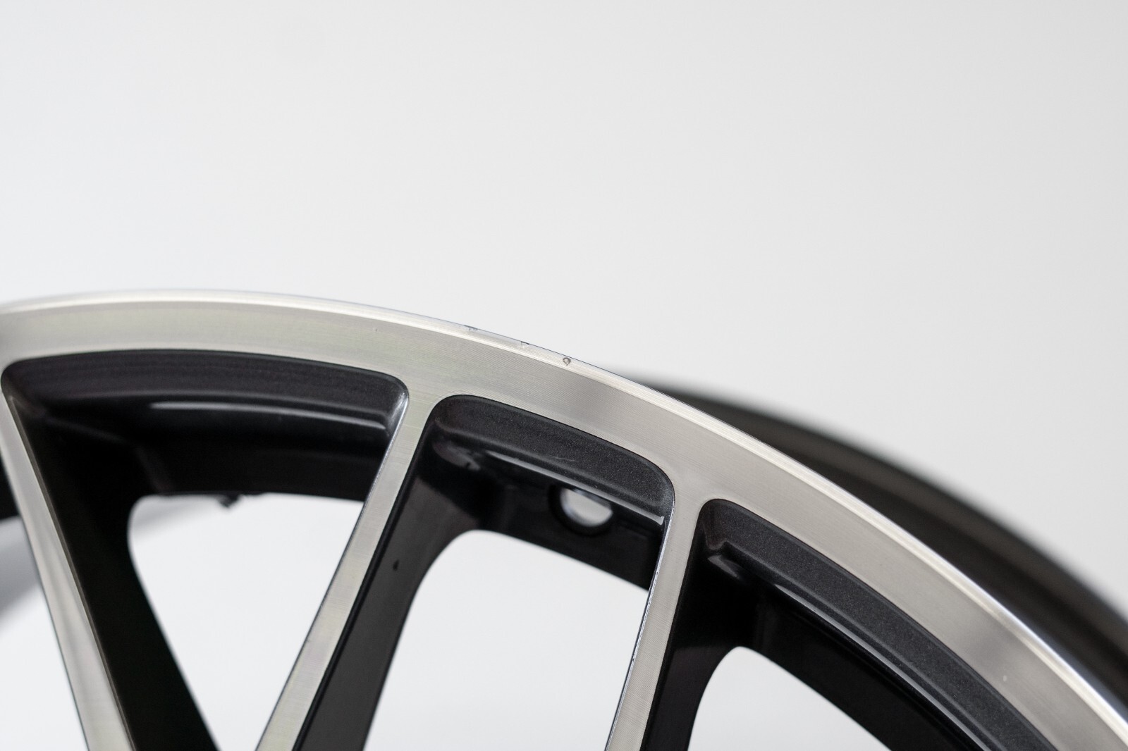 Porsche Macan 20" inch Front rim OEM 2015 2016 2017 2018 RS Spyder Wheel - Image 6