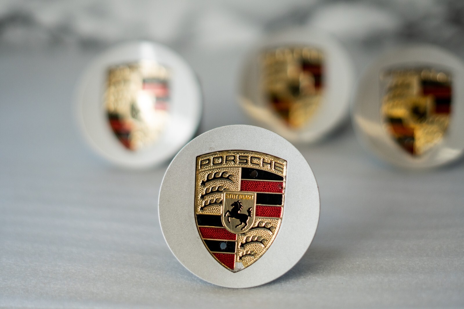 Porsche 718 911 Panamera Cayenne OEM Genuine Center cap set Silver - Image 3