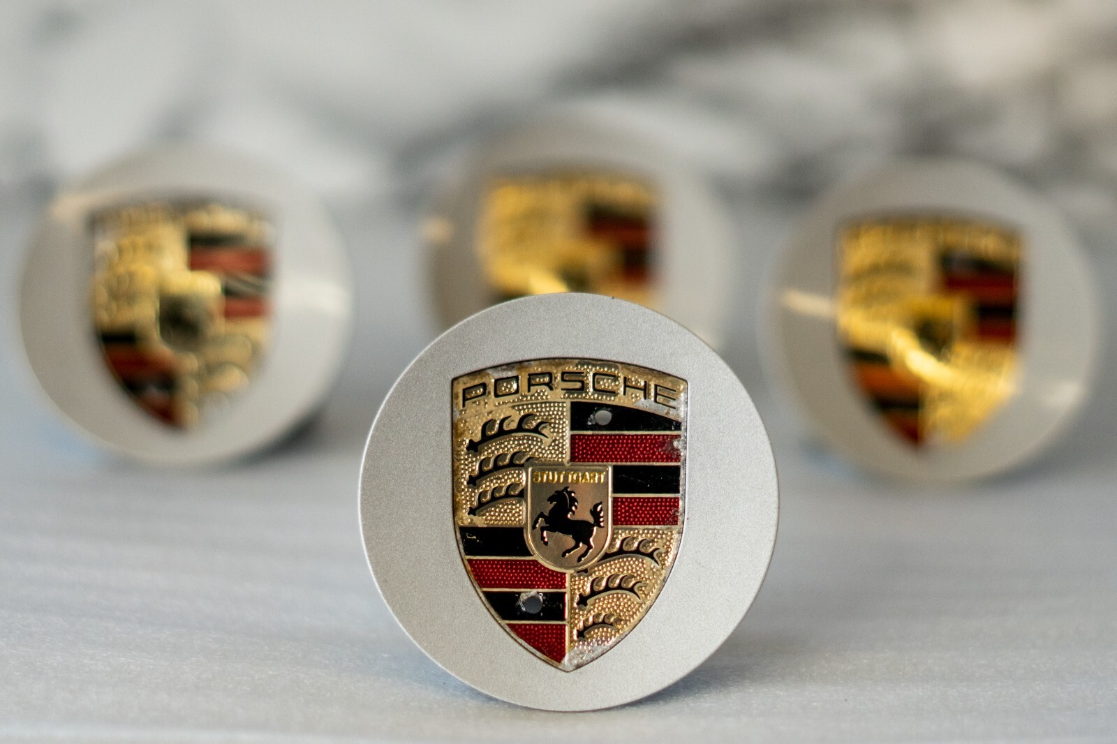 Porsche 718 911 Panamera Cayenne OEM Genuine Center cap set Silver - Image 8