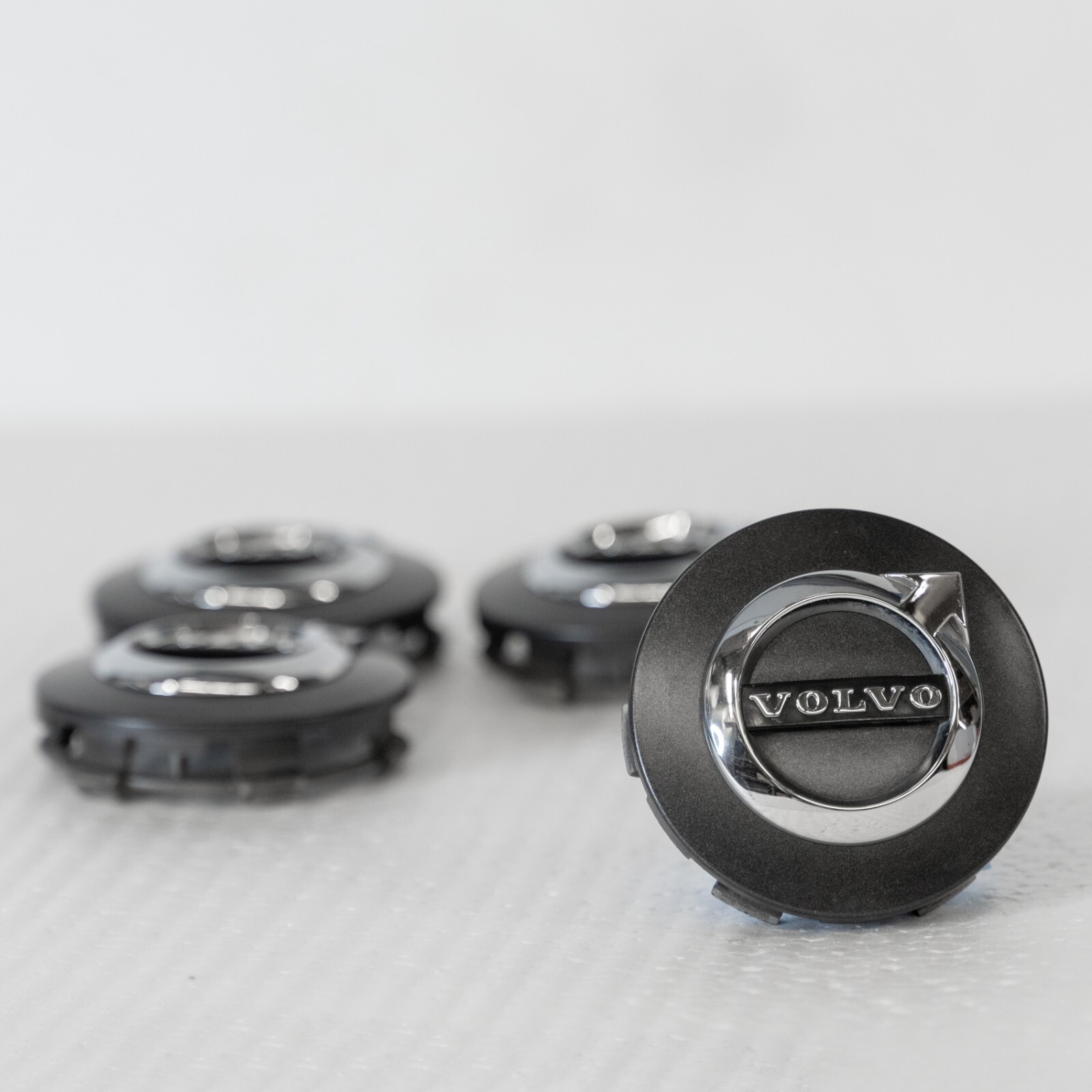 Volvo S60 S90 V60 V90 XC60 XC90 Center cap set Genuine Original Black