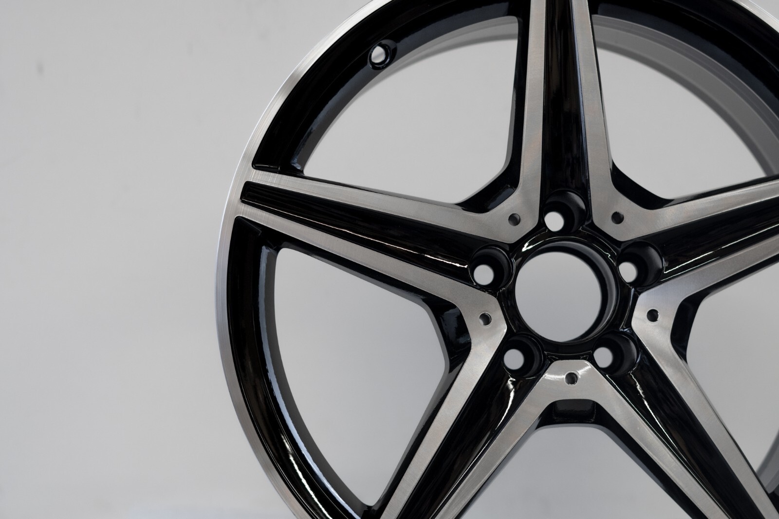 Mercedes C450 C43 AMG 18" inch Rear rim OEM 2016-2022 Genuine Original wheel - Image 4