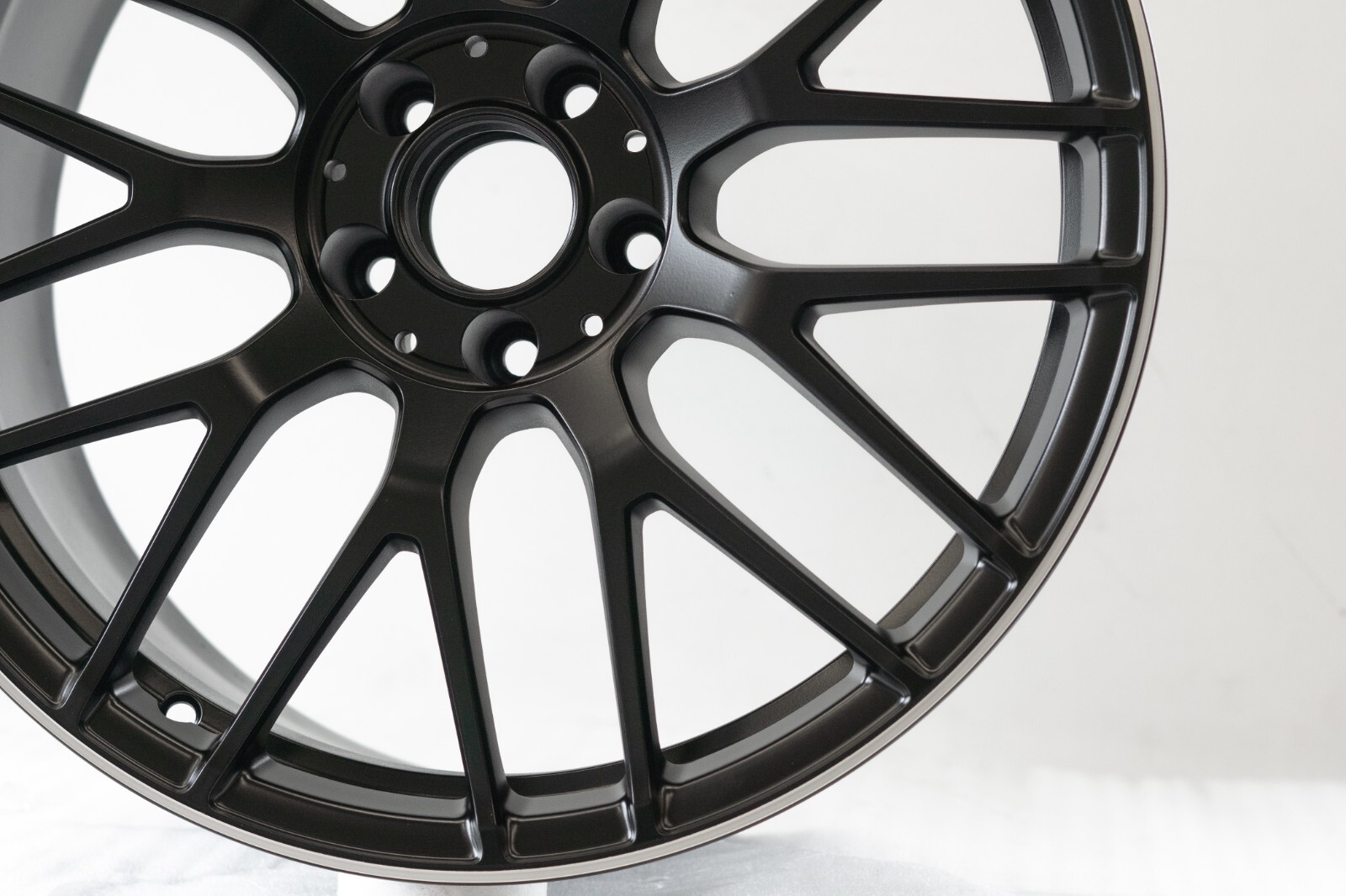 Mercedes C63 C63s AMG 19" inch Front OEM 2017 2018 2019 2020 2021 Original wheel - Image 5