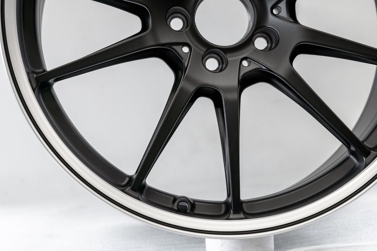 Mercedes AMG GTR Pro 20" inch Rear rim OEM 2018 2019 2020 2021 Forged wheel - Image 5