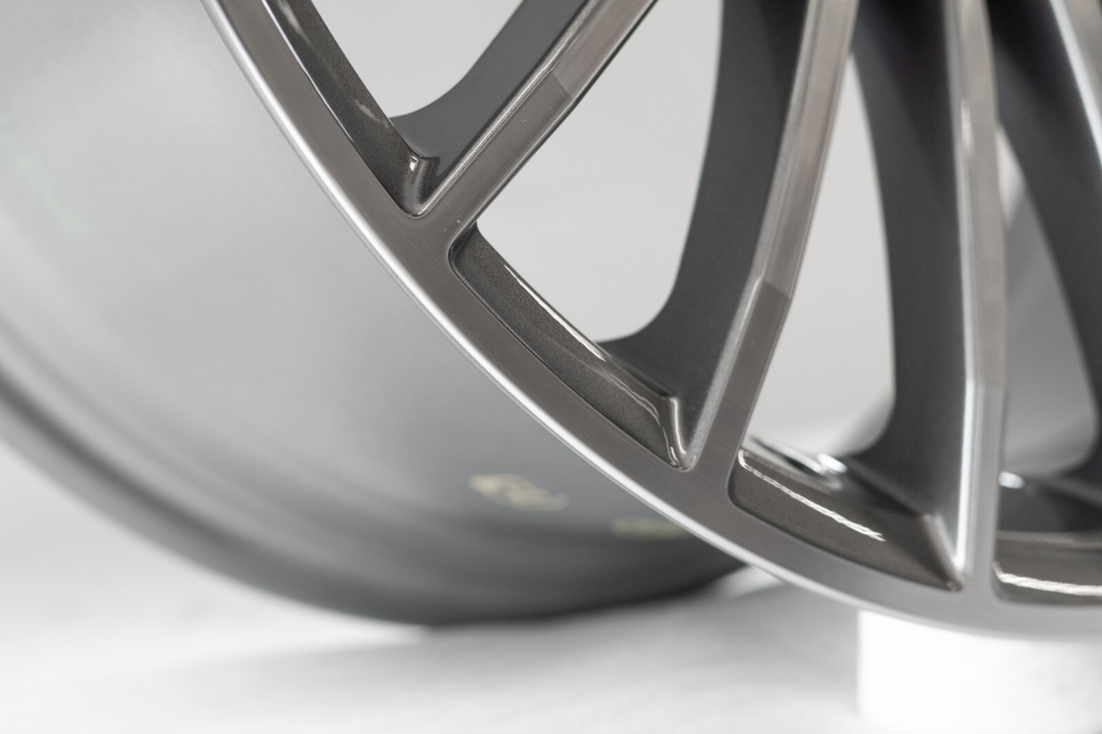 Mercedes GLC63 GLC63s 21" inch Rear Rim 2020 2021 2022 2023 Genuine AMG Wheel - Image 10